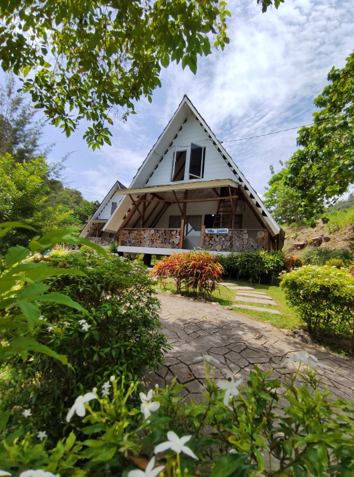 Glamping Teluk Sirih