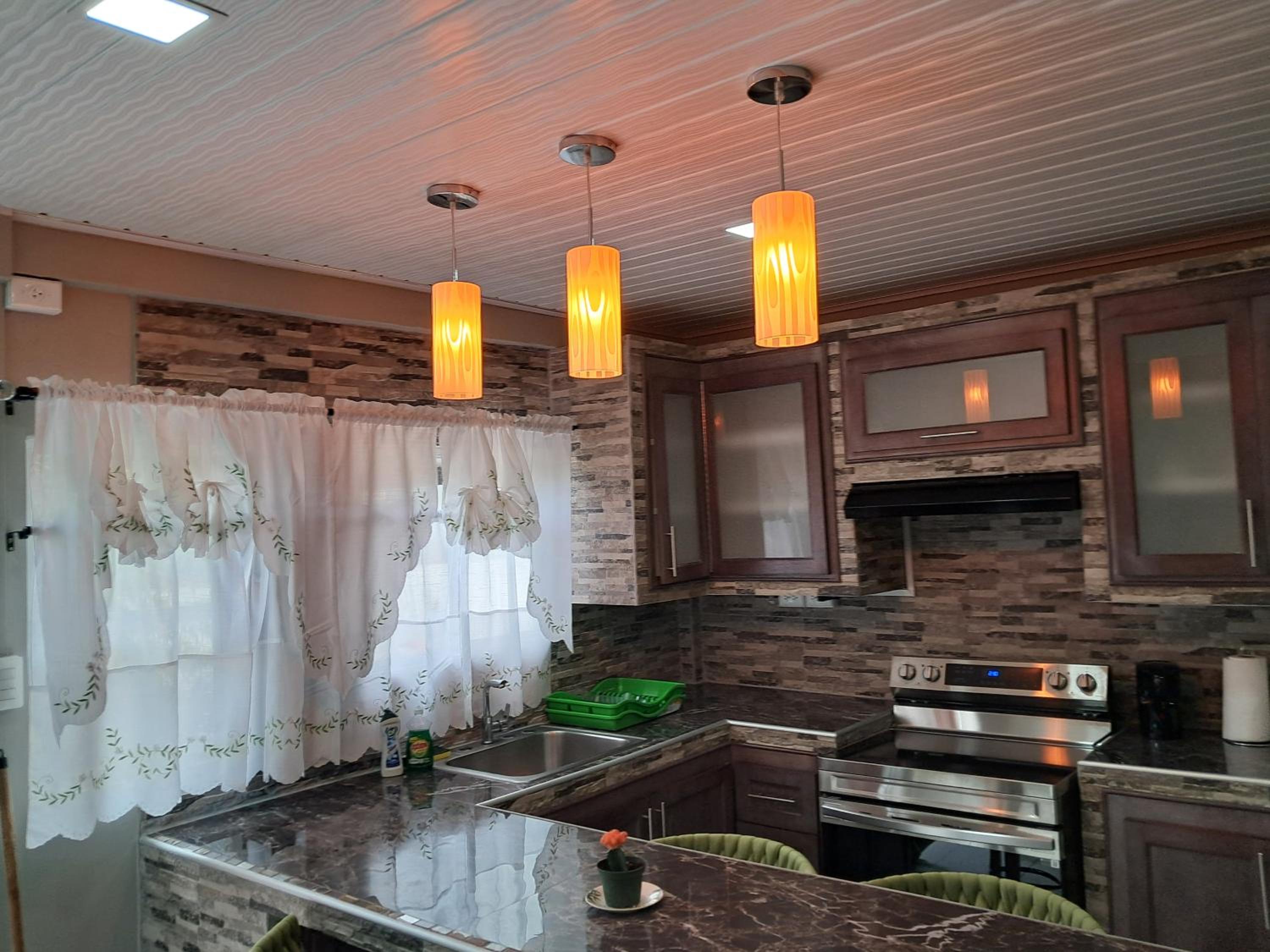Breadfruit lodge