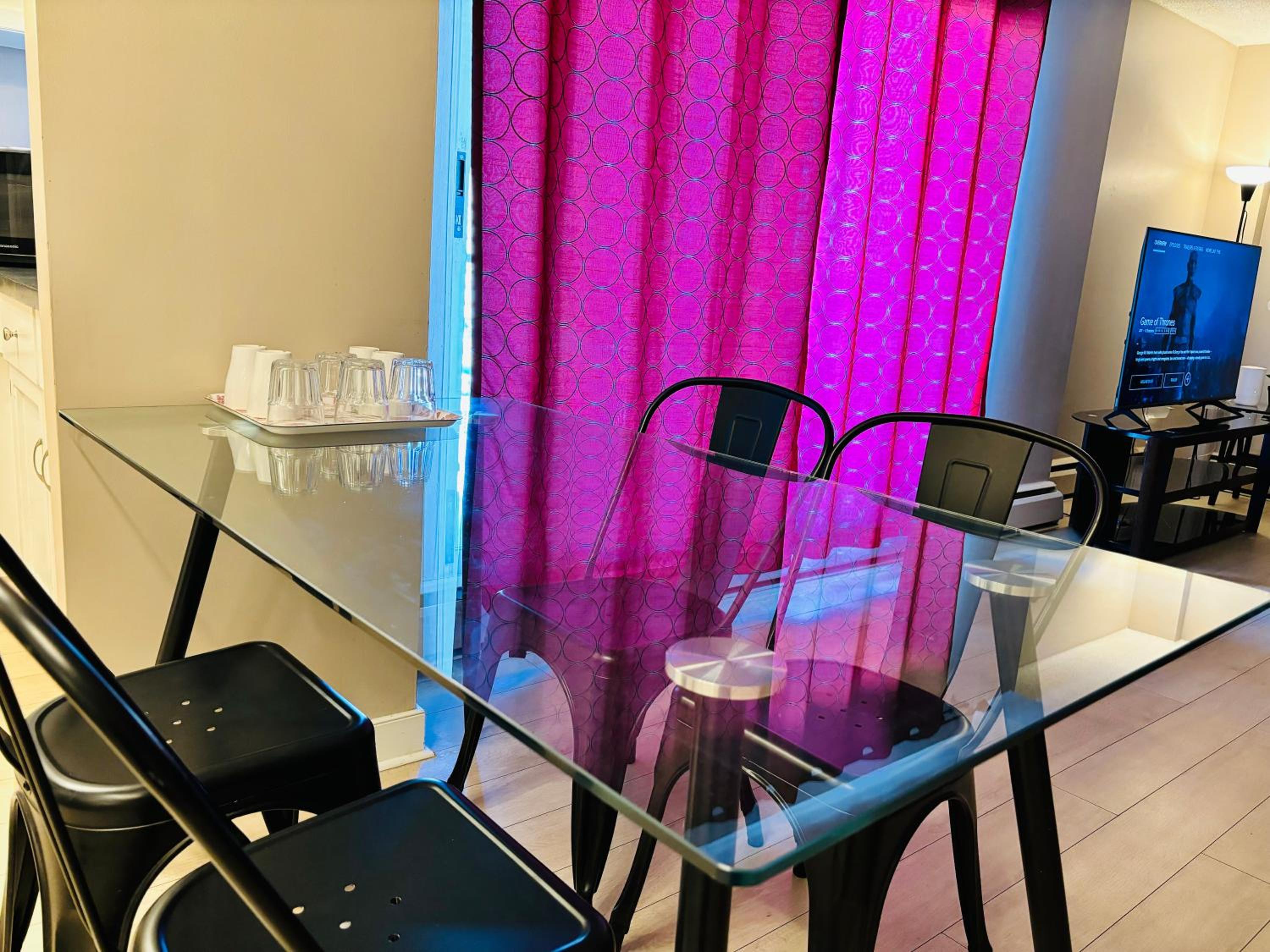6th Floor 2 Bedroom Condo with Parking