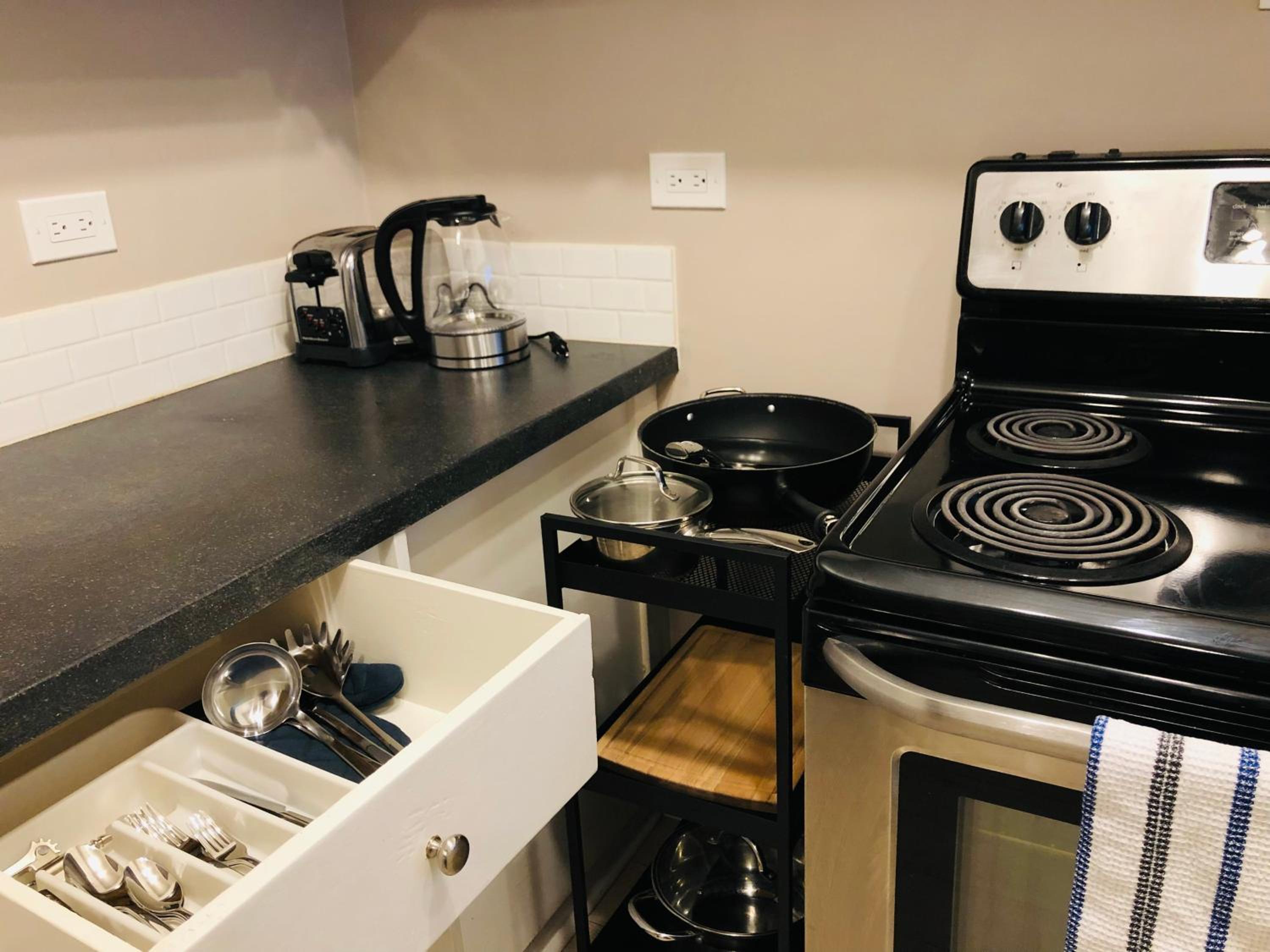 6th Floor 2 Bedroom Condo with Parking