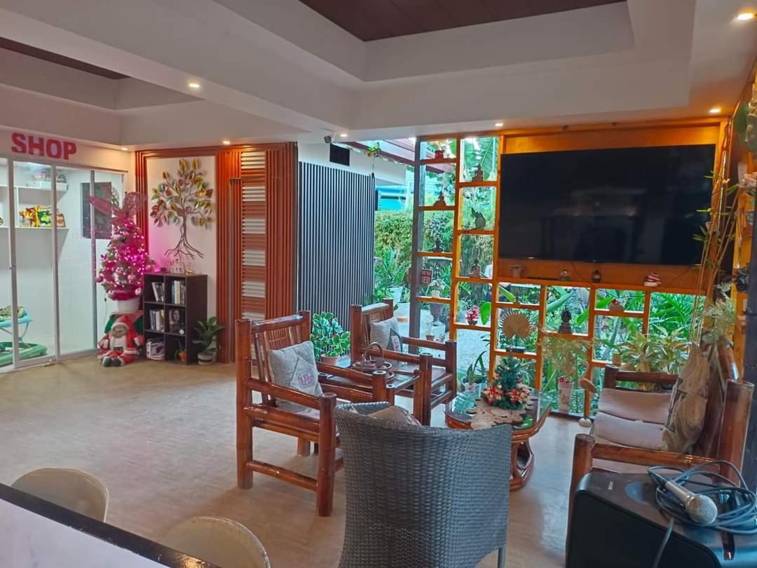 ADRIANA's PLACE TROPICAL GUESTHOUSE