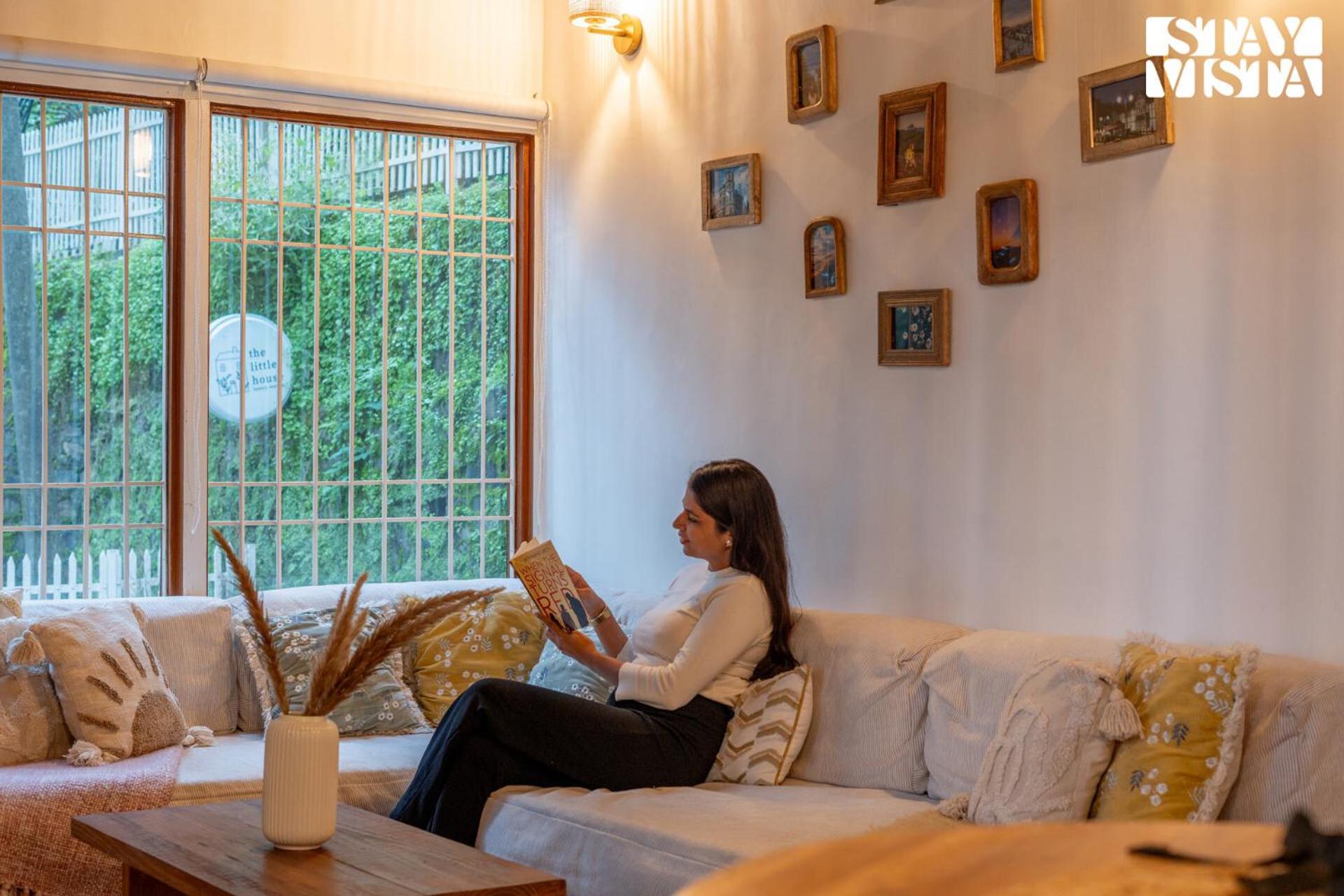 The Little House by VEO - Cozy Mountain Stay with Bonfire view 5