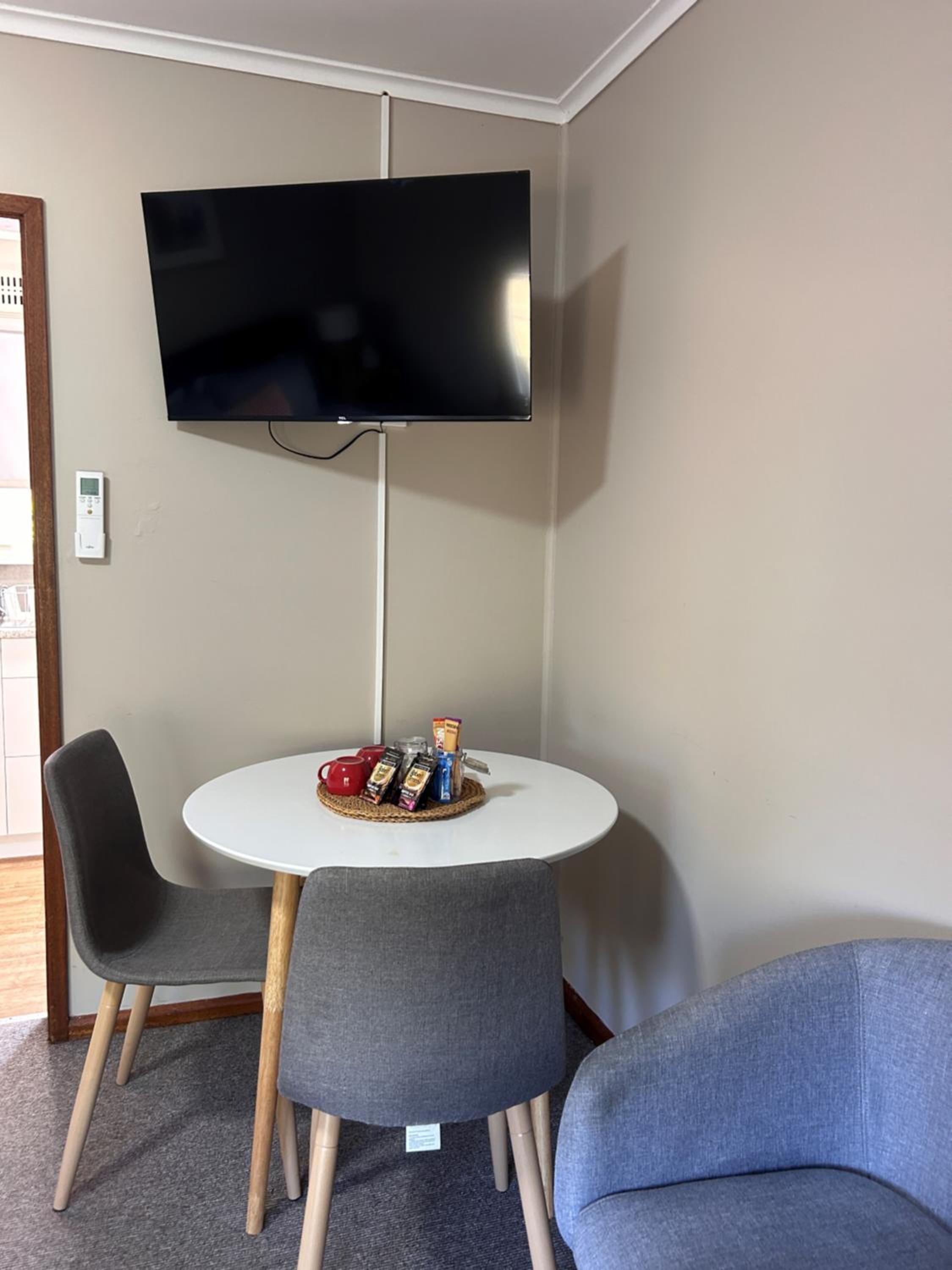 #2 Waddell Studio Apartment