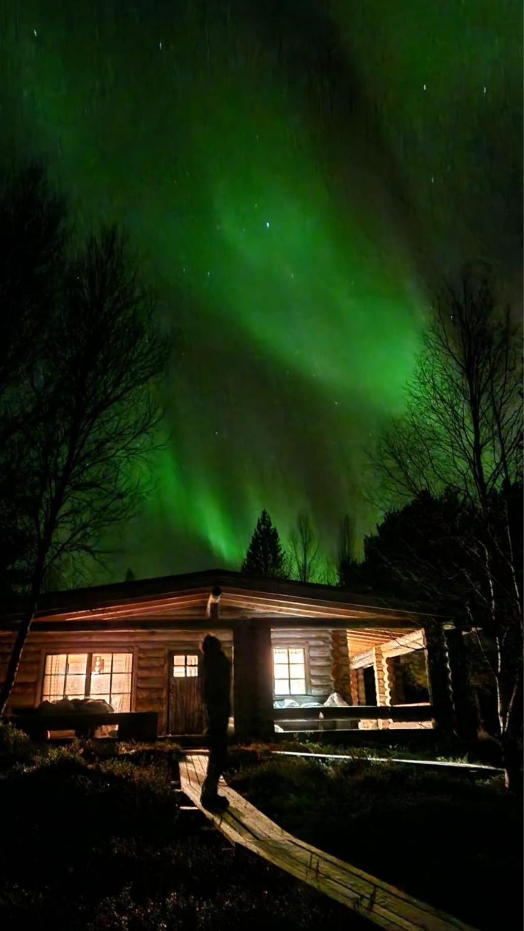 Hillavilla in the shore of lake Inari