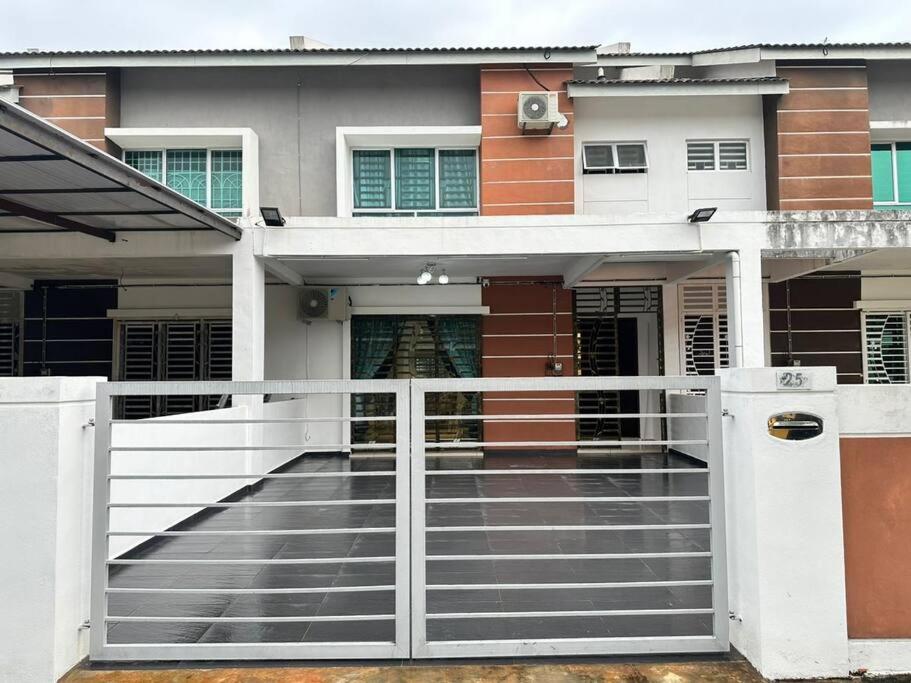 Rania Pearl Double Storey Family Home, Bertam Penang Homestay photo 1