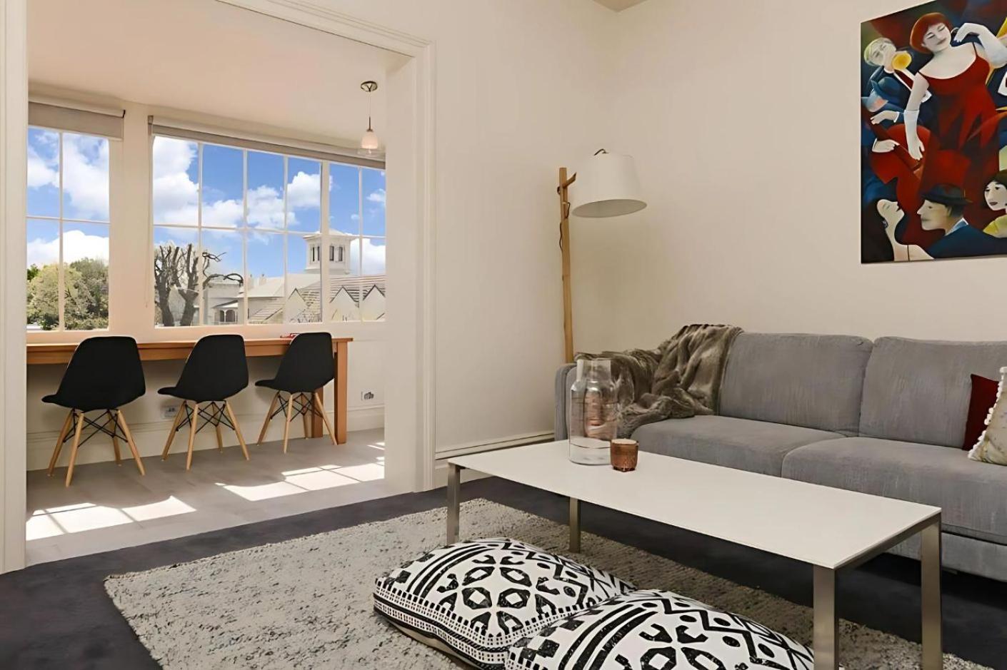 The Lollyshop Apartment in Battery Point