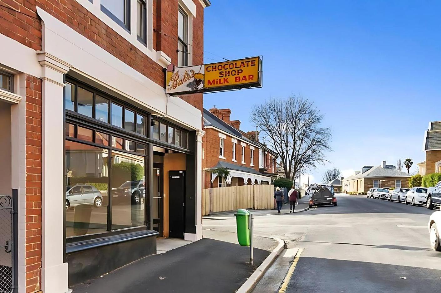 The Lollyshop Apartment in Battery Point
