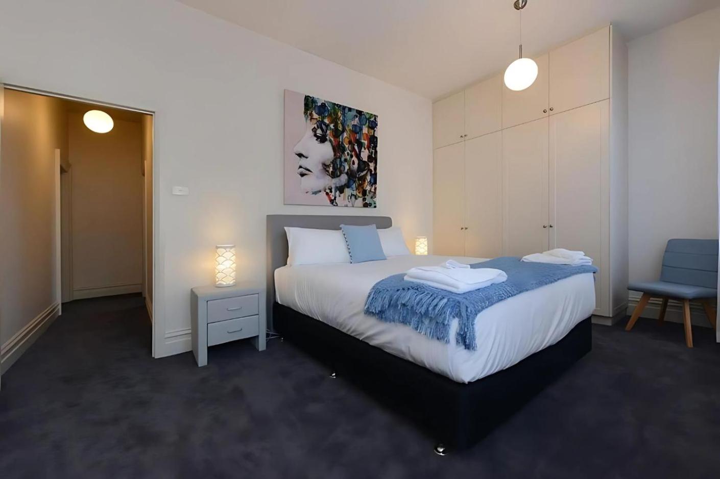 The Lollyshop Apartment in Battery Point