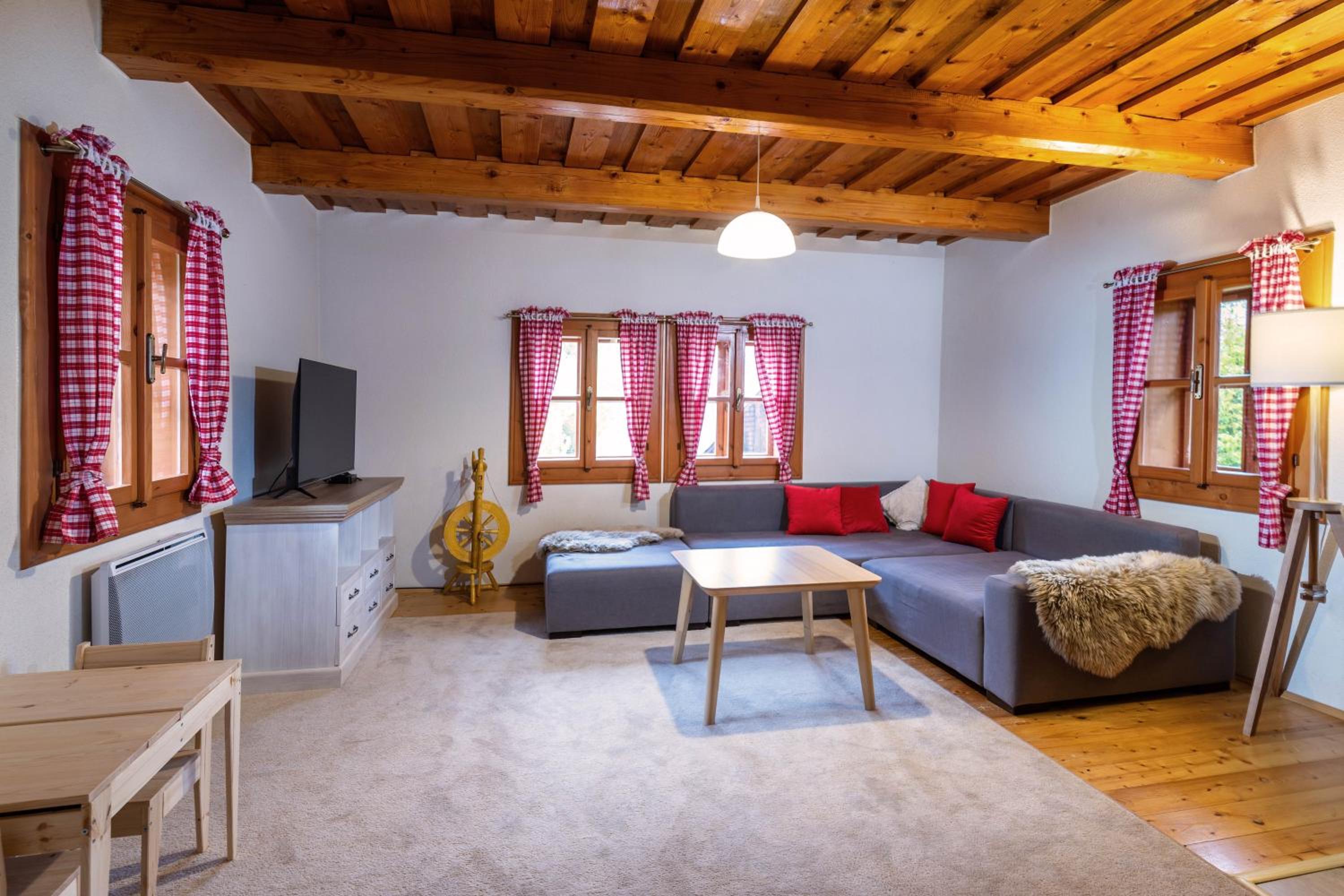 Traditional deer Cabin with Sauna - Chata Srňacie view 3