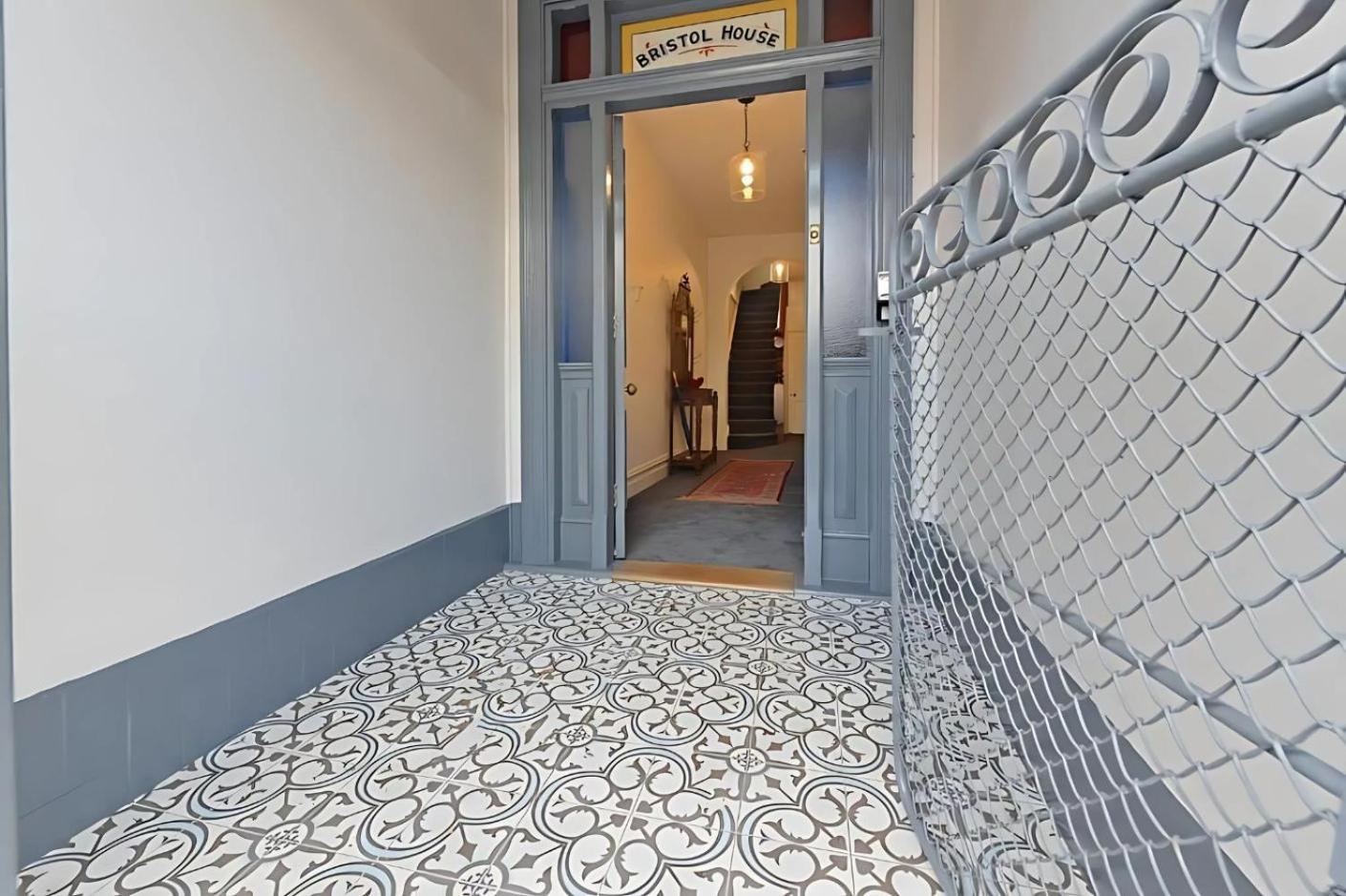 The Lollyshop Apartment in Battery Point