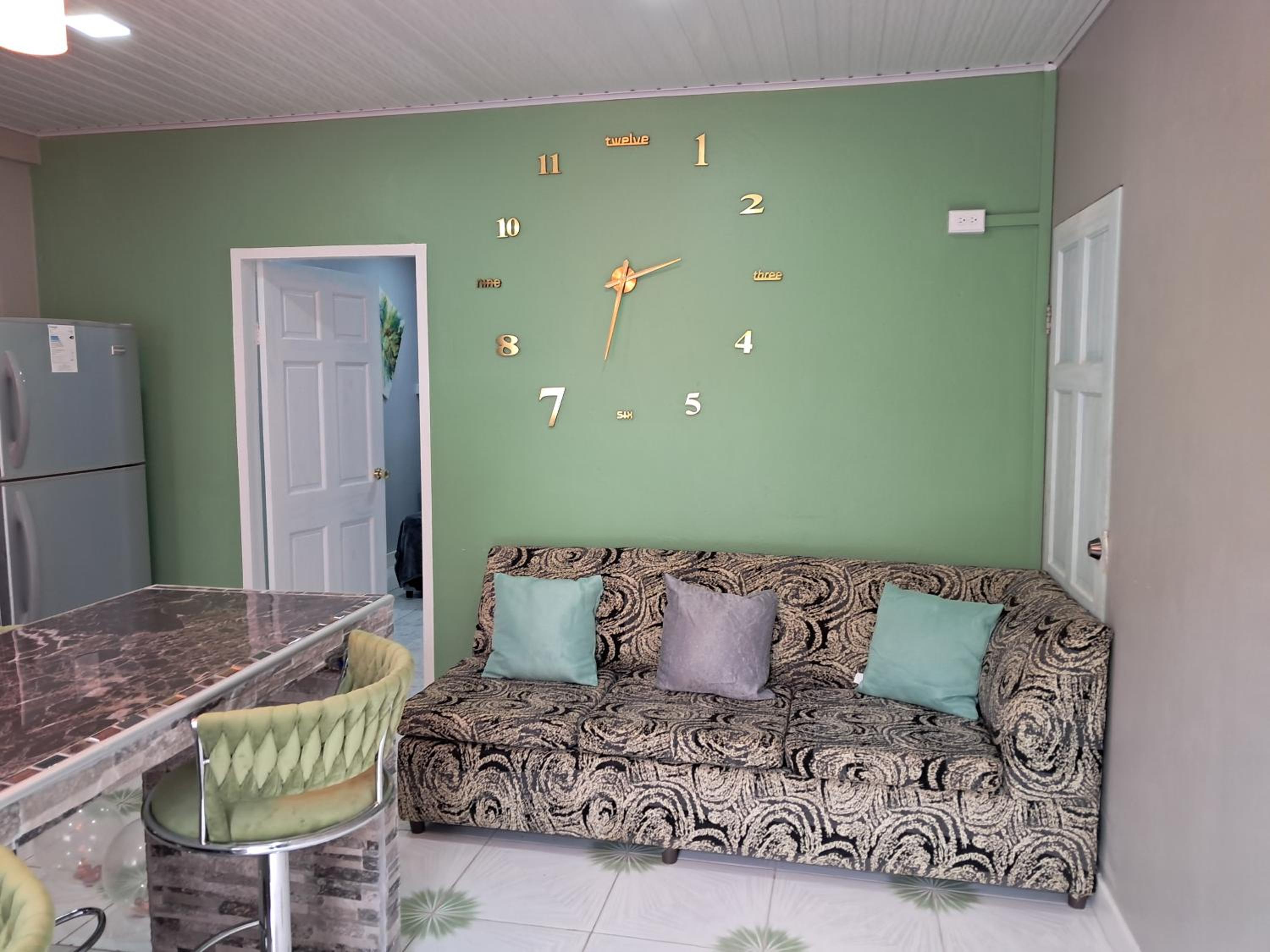 Breadfruit lodge