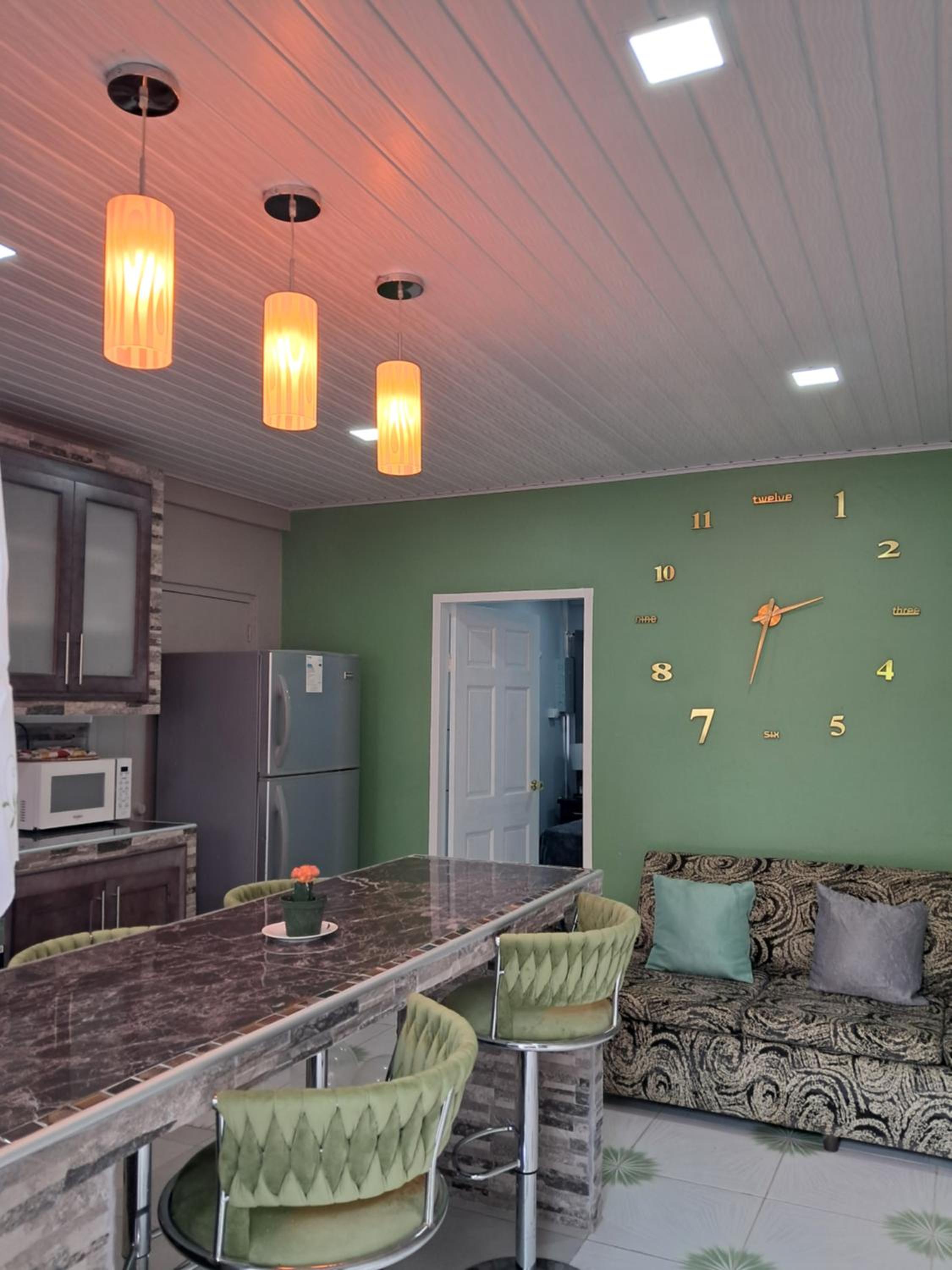 Breadfruit lodge