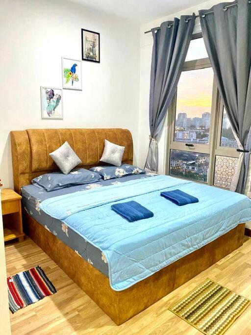 Cozy Shaftsbury Netflix tv box pakin wifi king bed netflix wifi free parking 1116 photo 7