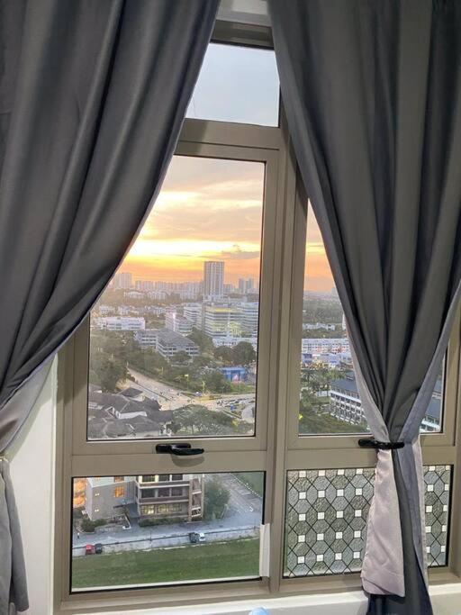 Cozy Shaftsbury Netflix tv box pakin wifi king bed netflix wifi free parking 1116 photo 8