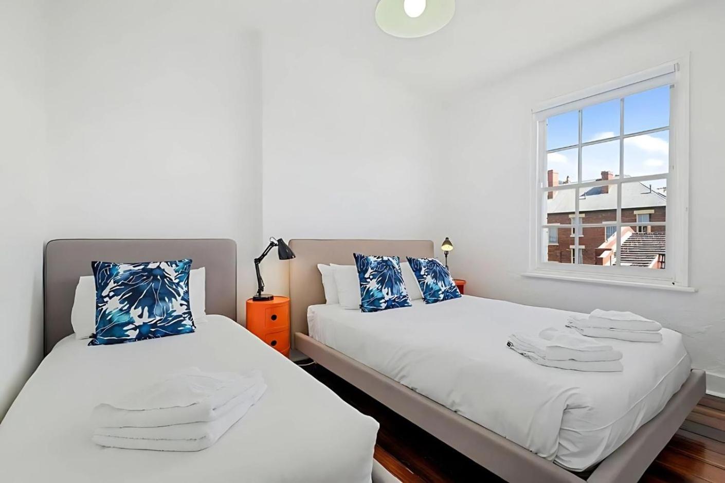 'Thirteen=' - Heritage Terrace in Battery Point