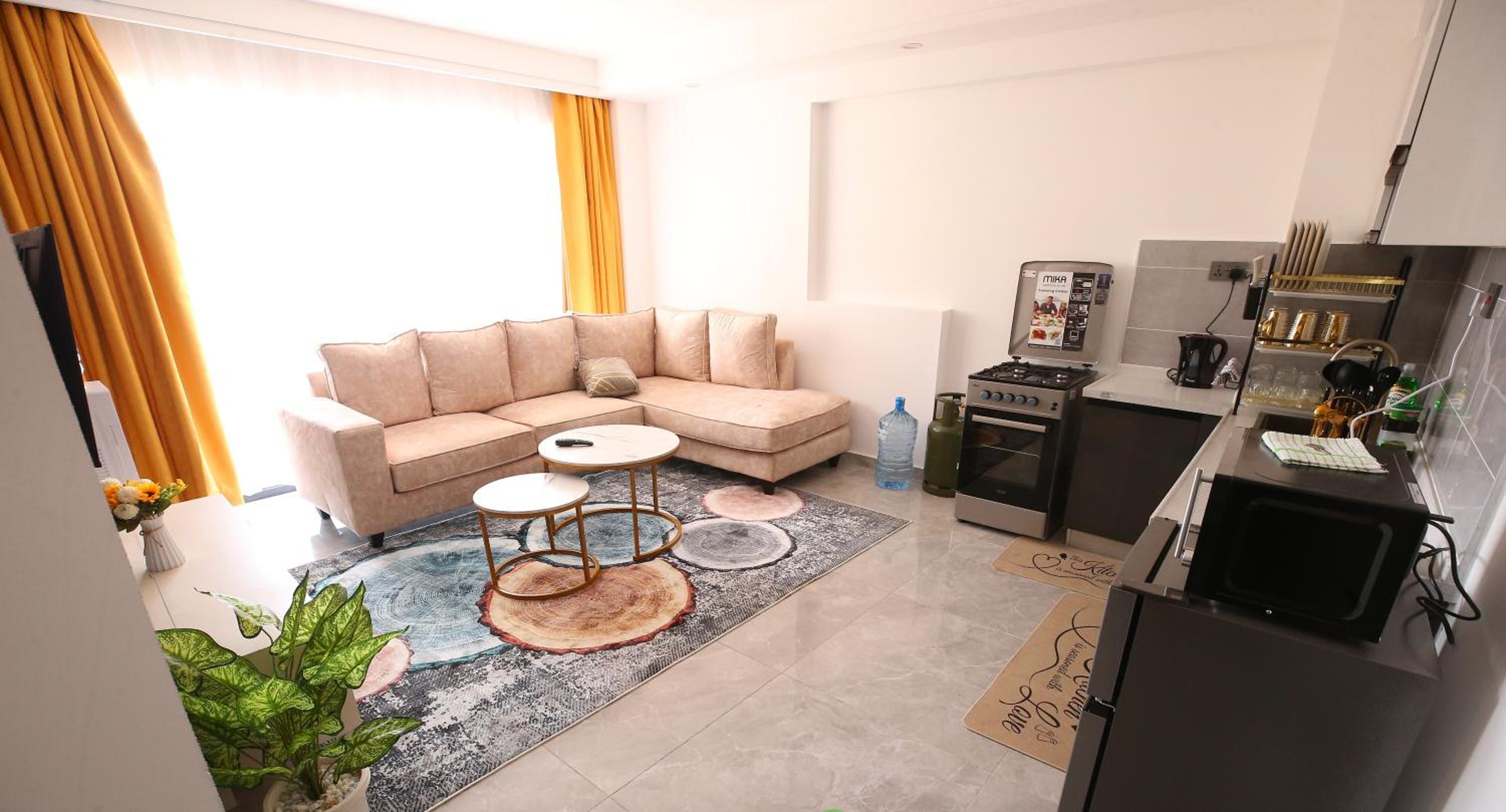 Modern 1-Bedroom Apartment in Nairobi with Balcony, Gym, & Fast WiFi view 3