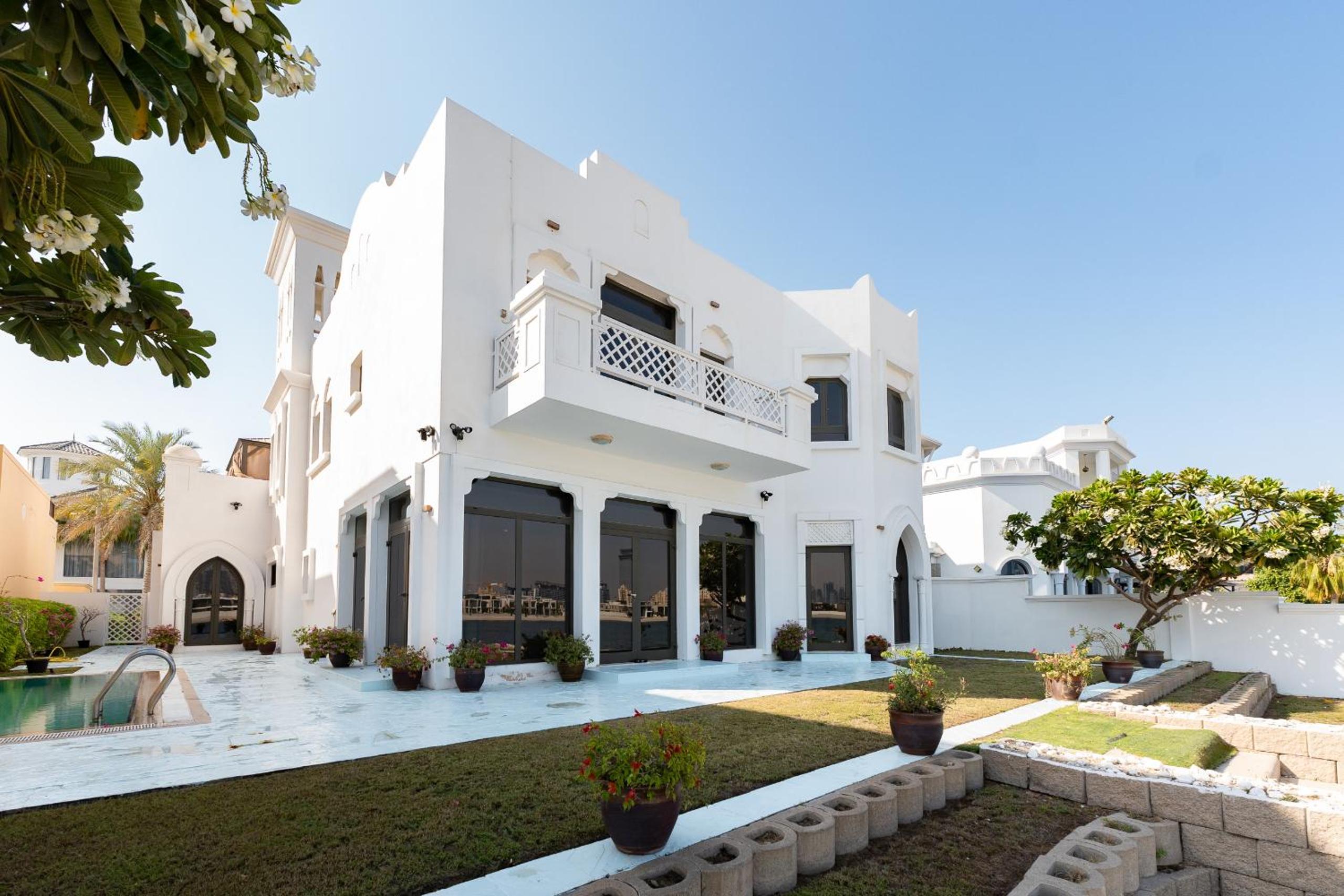 Frond M, Beachfront Villa, Palm Jumeirah - Mint Stay