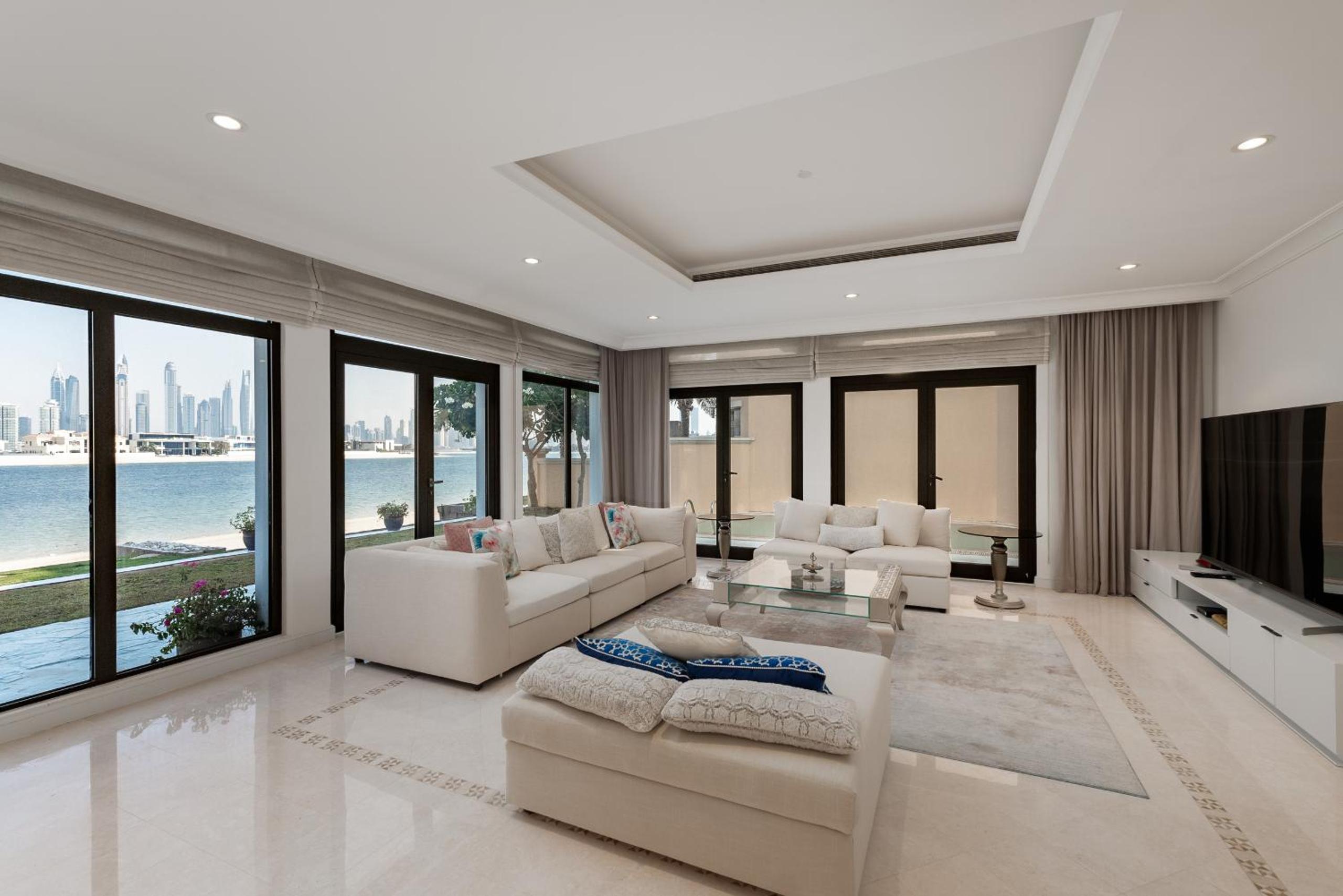 Frond M, Beachfront Villa, Palm Jumeirah - Mint Stay