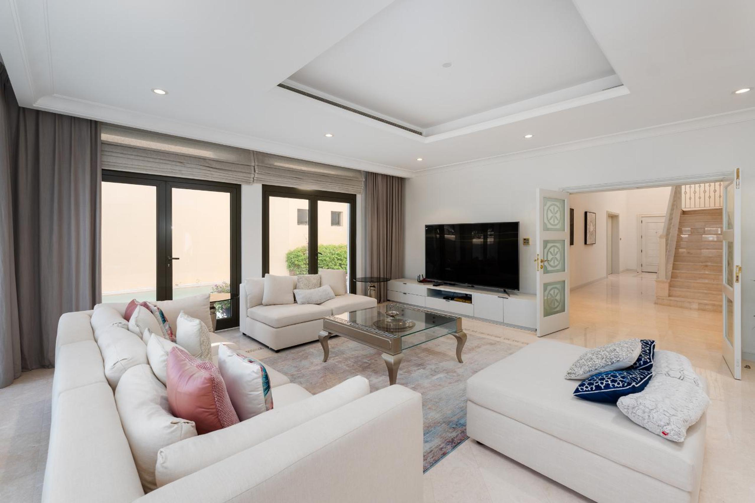 Frond M, Beachfront Villa, Palm Jumeirah - Mint Stay