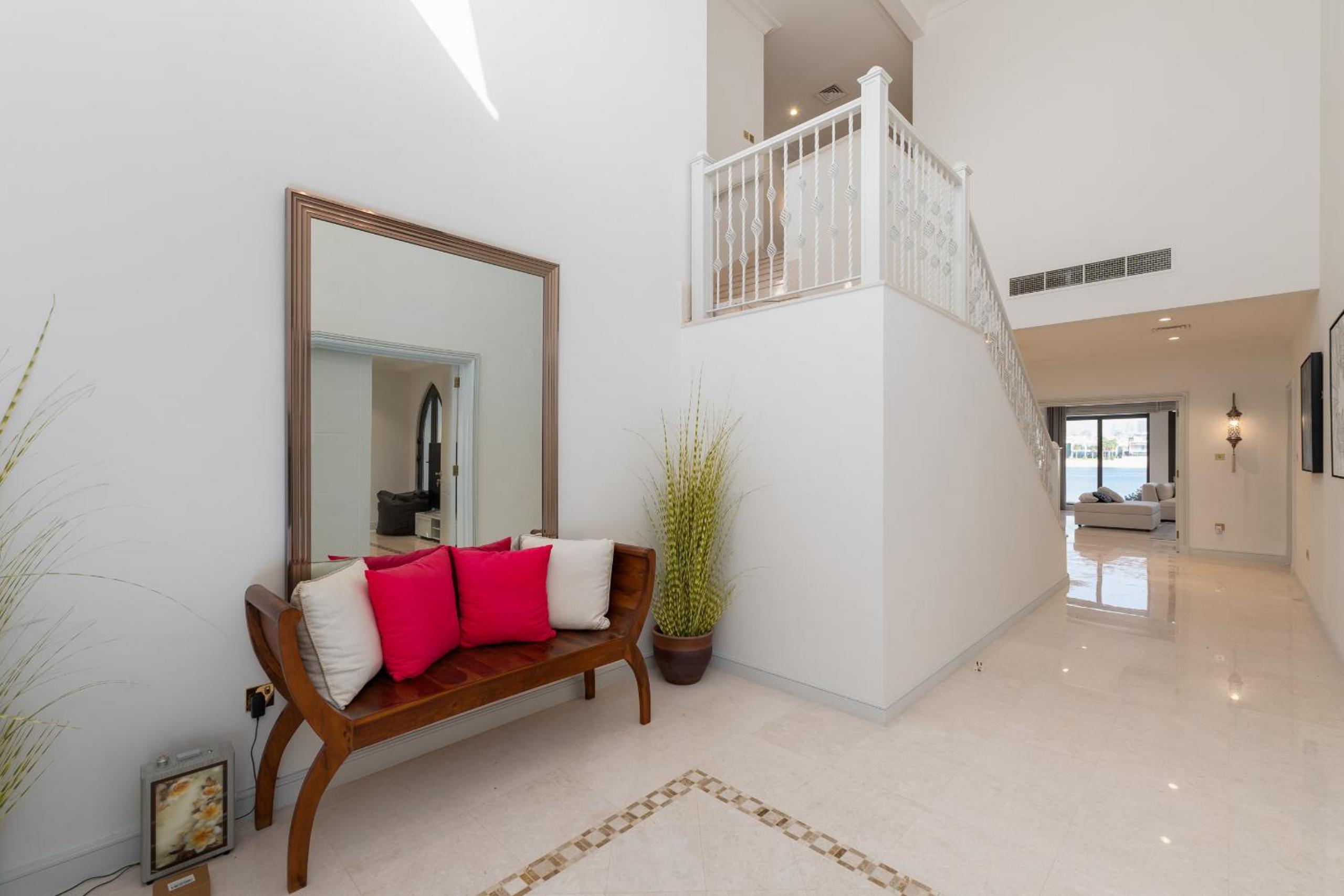 Frond M, Beachfront Villa, Palm Jumeirah - Mint Stay