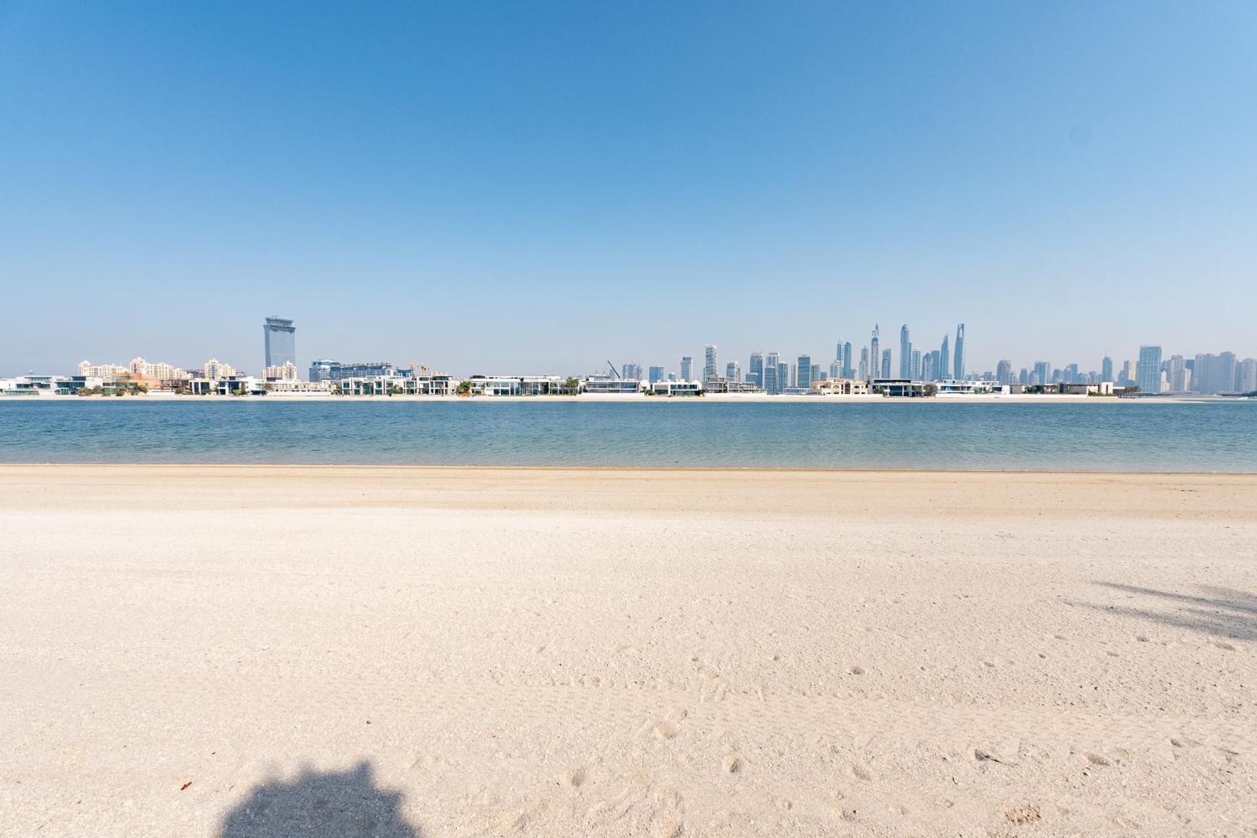 Frond M, Beachfront Villa, Palm Jumeirah - Mint Stay