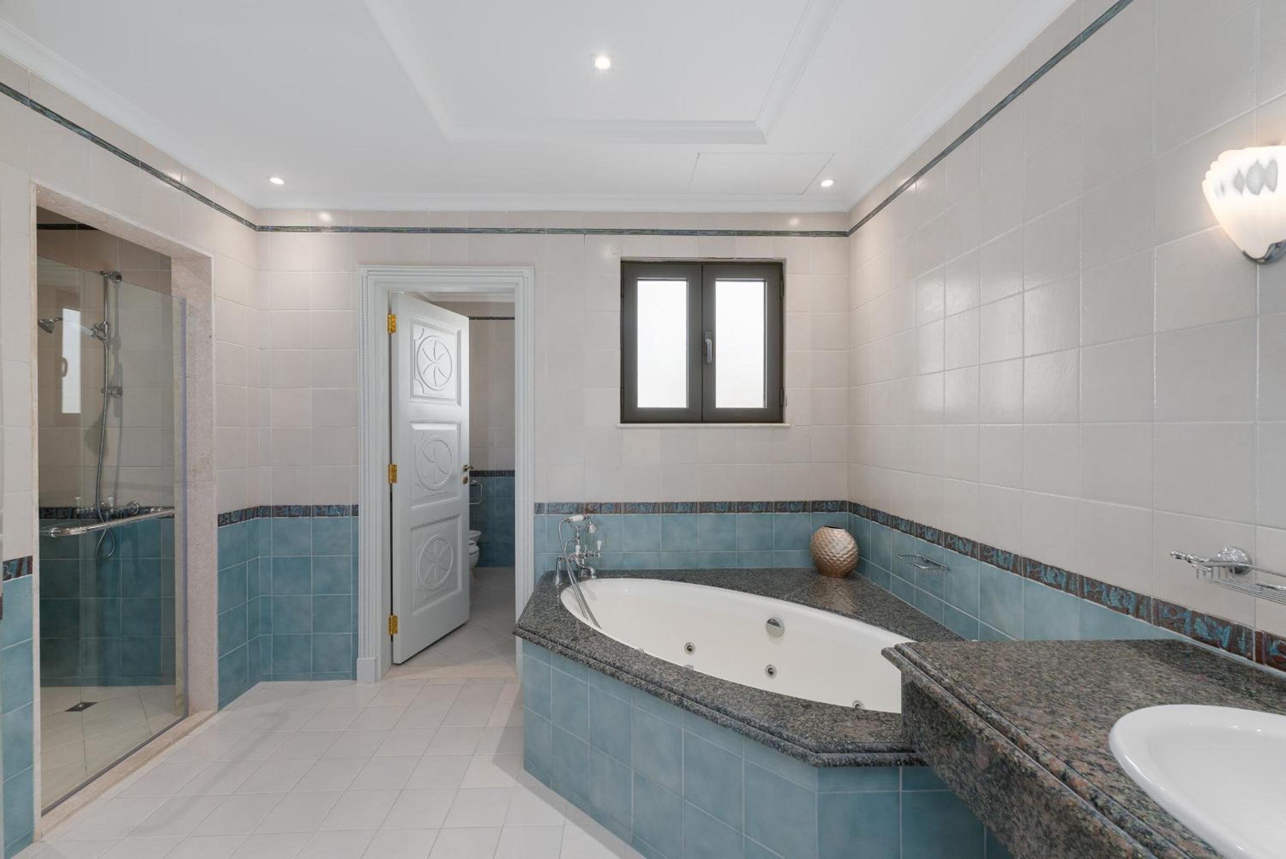Frond M, Beachfront Villa, Palm Jumeirah - Mint Stay