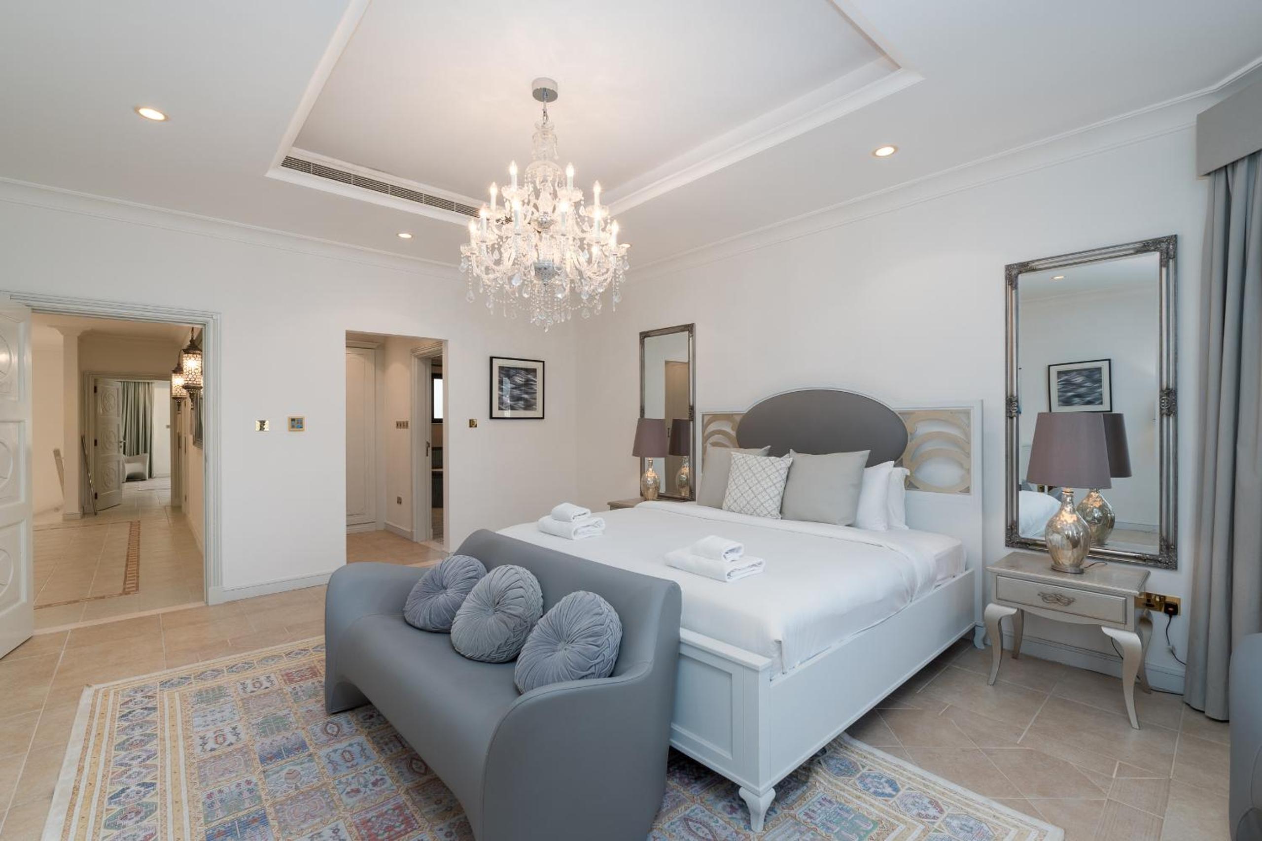 Frond M, Beachfront Villa, Palm Jumeirah - Mint Stay