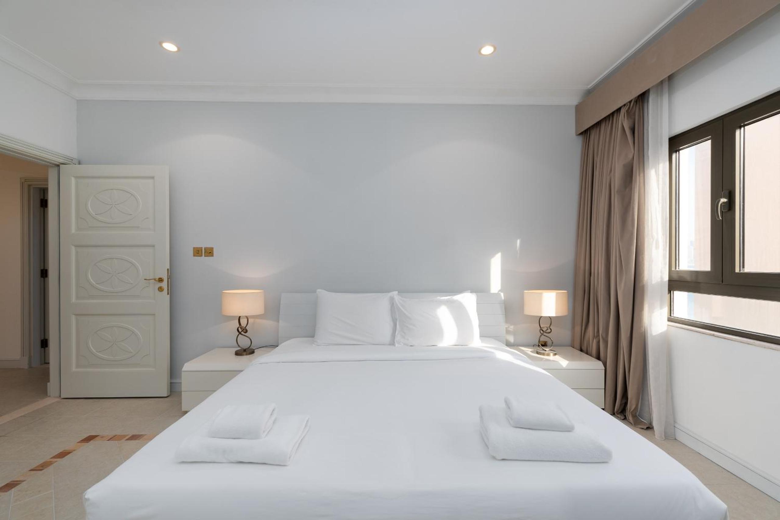 Frond M, Beachfront Villa, Palm Jumeirah - Mint Stay