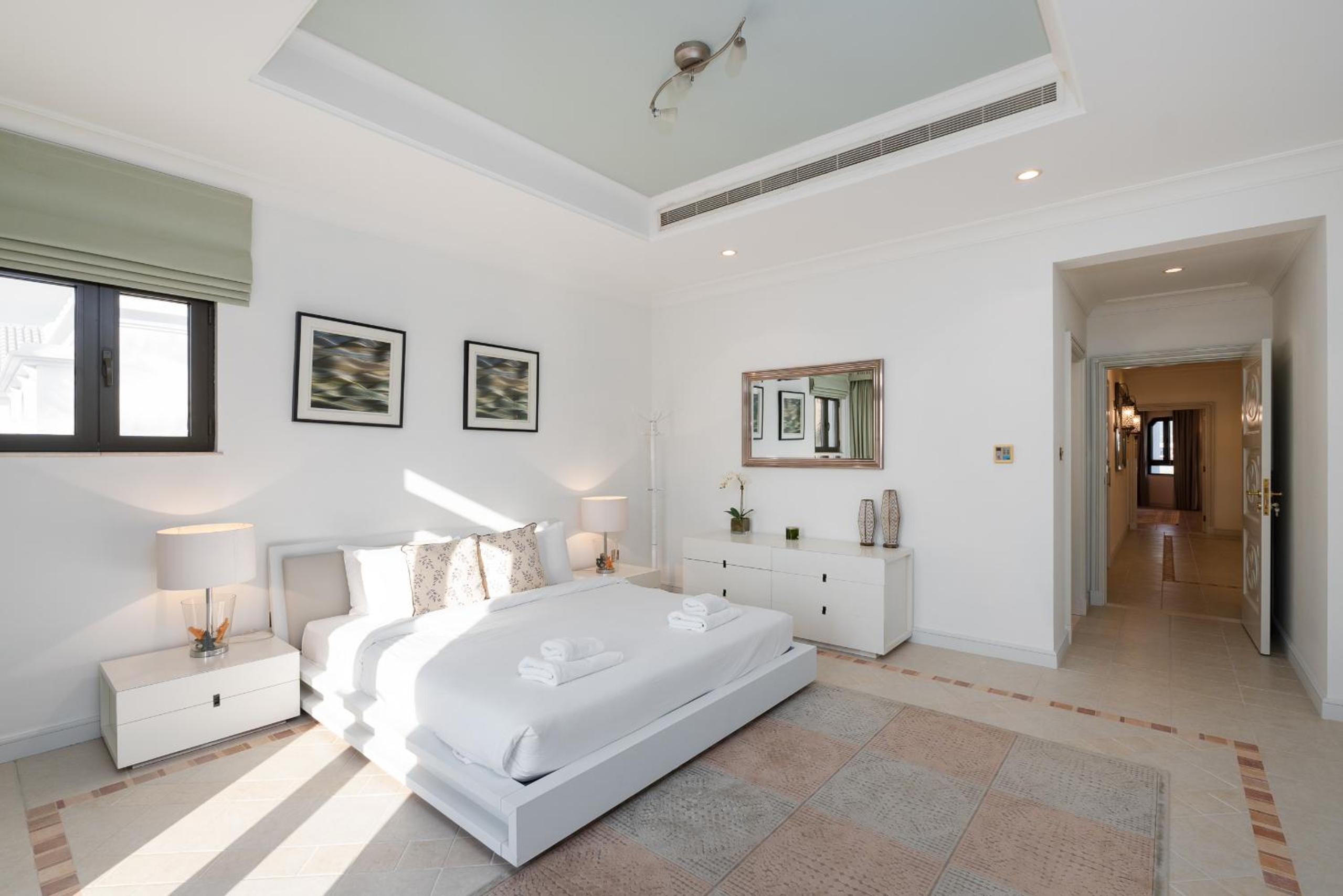 Frond M, Beachfront Villa, Palm Jumeirah - Mint Stay