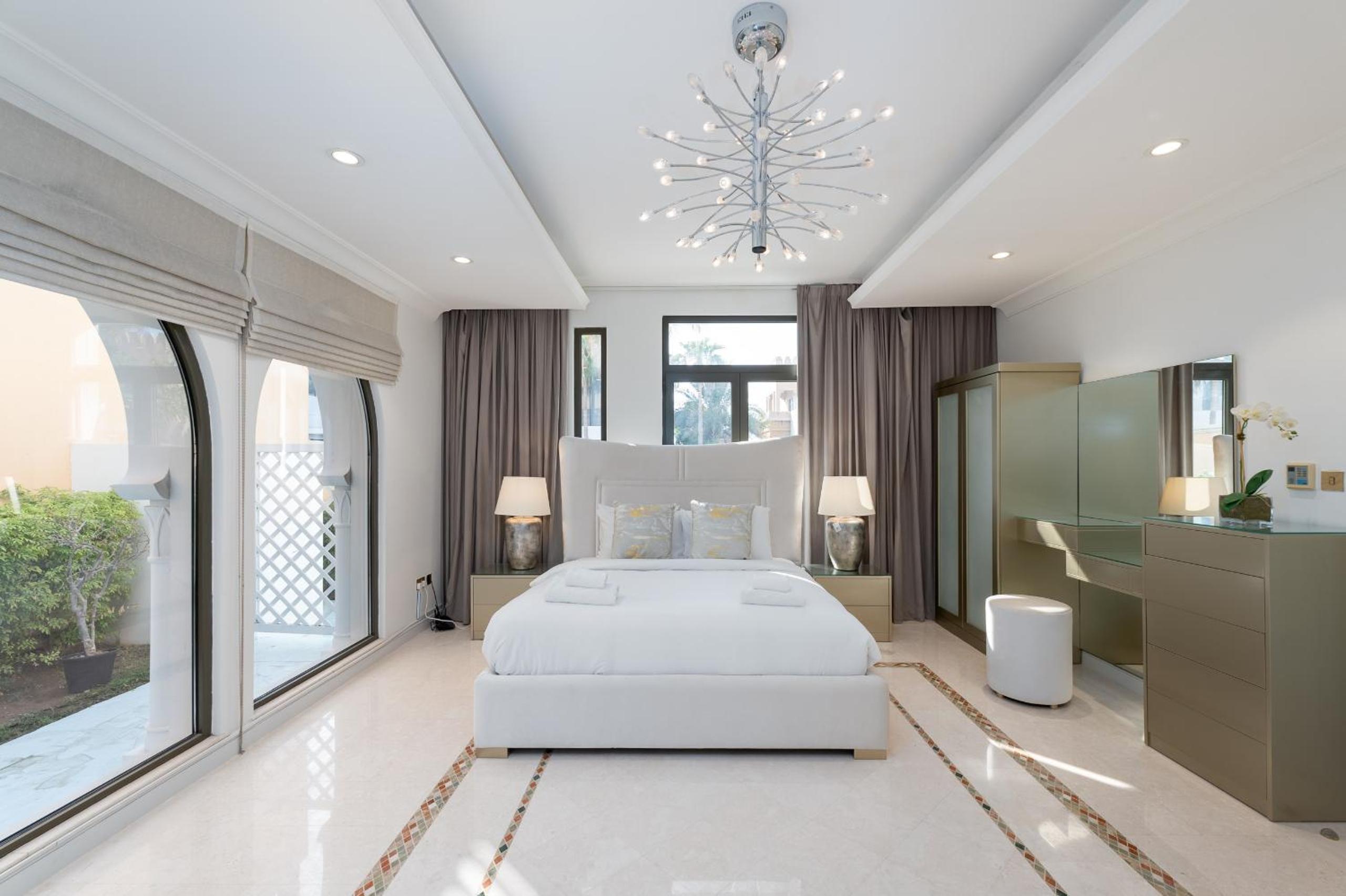 Frond M, Beachfront Villa, Palm Jumeirah - Mint Stay