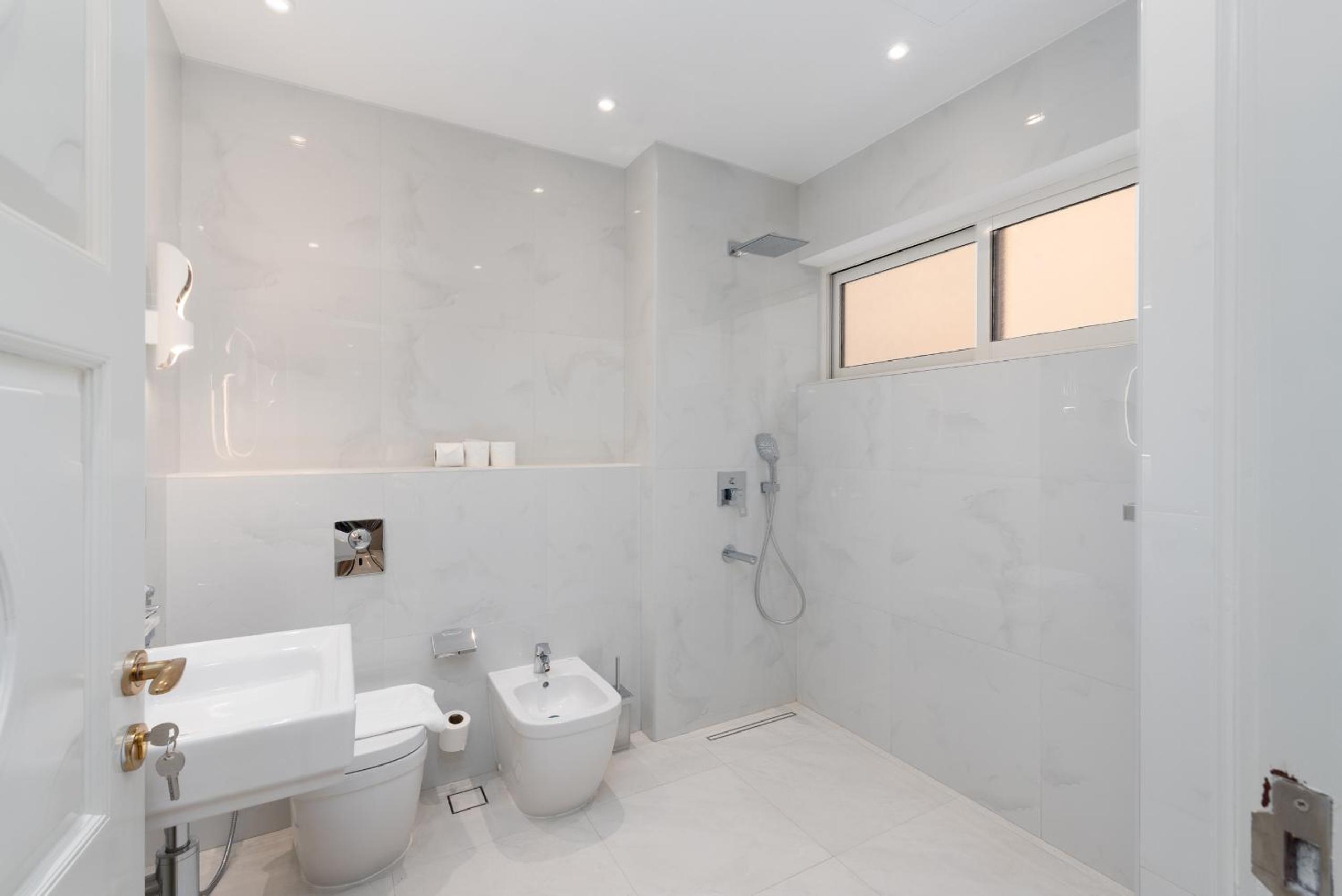 Frond M, Beachfront Villa, Palm Jumeirah - Mint Stay