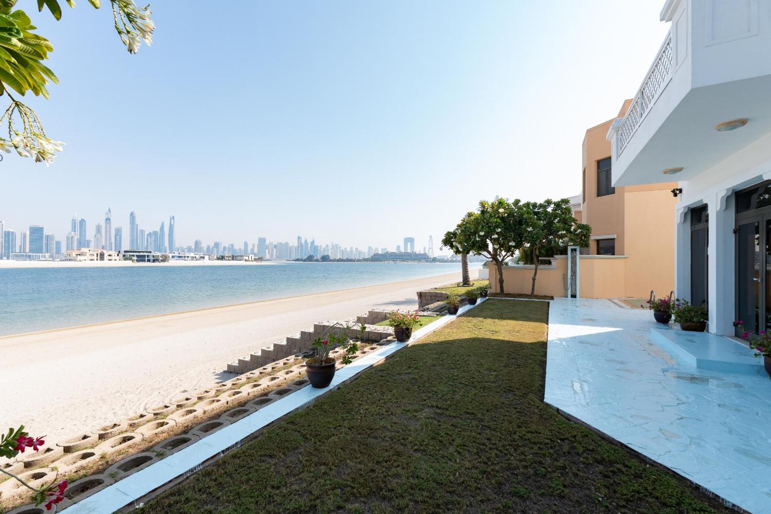 Frond M, Beachfront Villa, Palm Jumeirah - Mint Stay