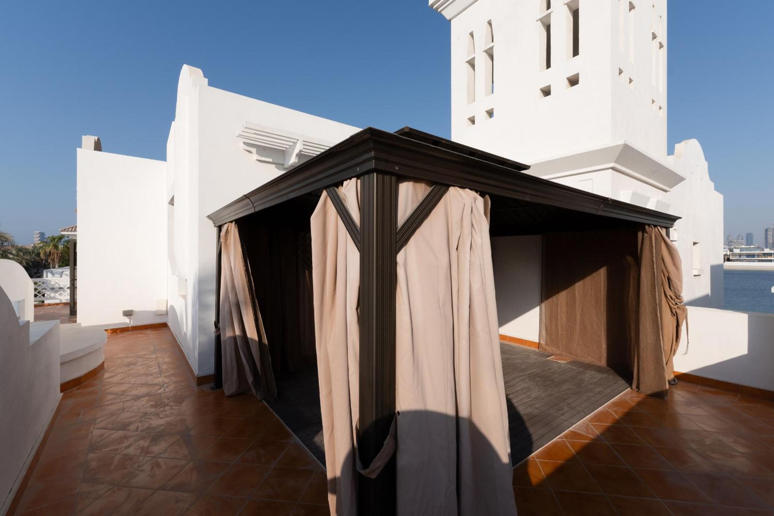 Frond M, Beachfront Villa, Palm Jumeirah - Mint Stay