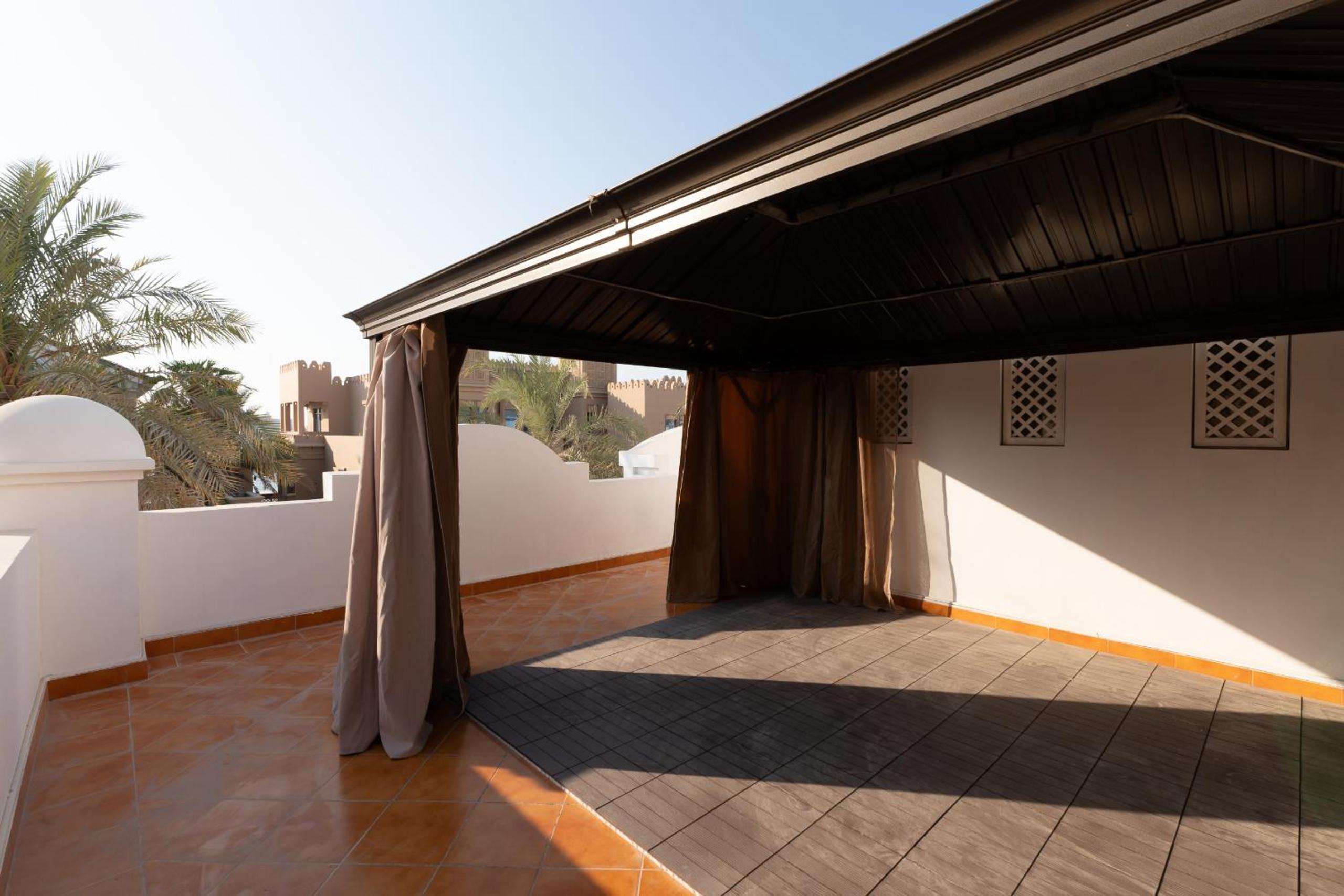 Frond M, Beachfront Villa, Palm Jumeirah - Mint Stay