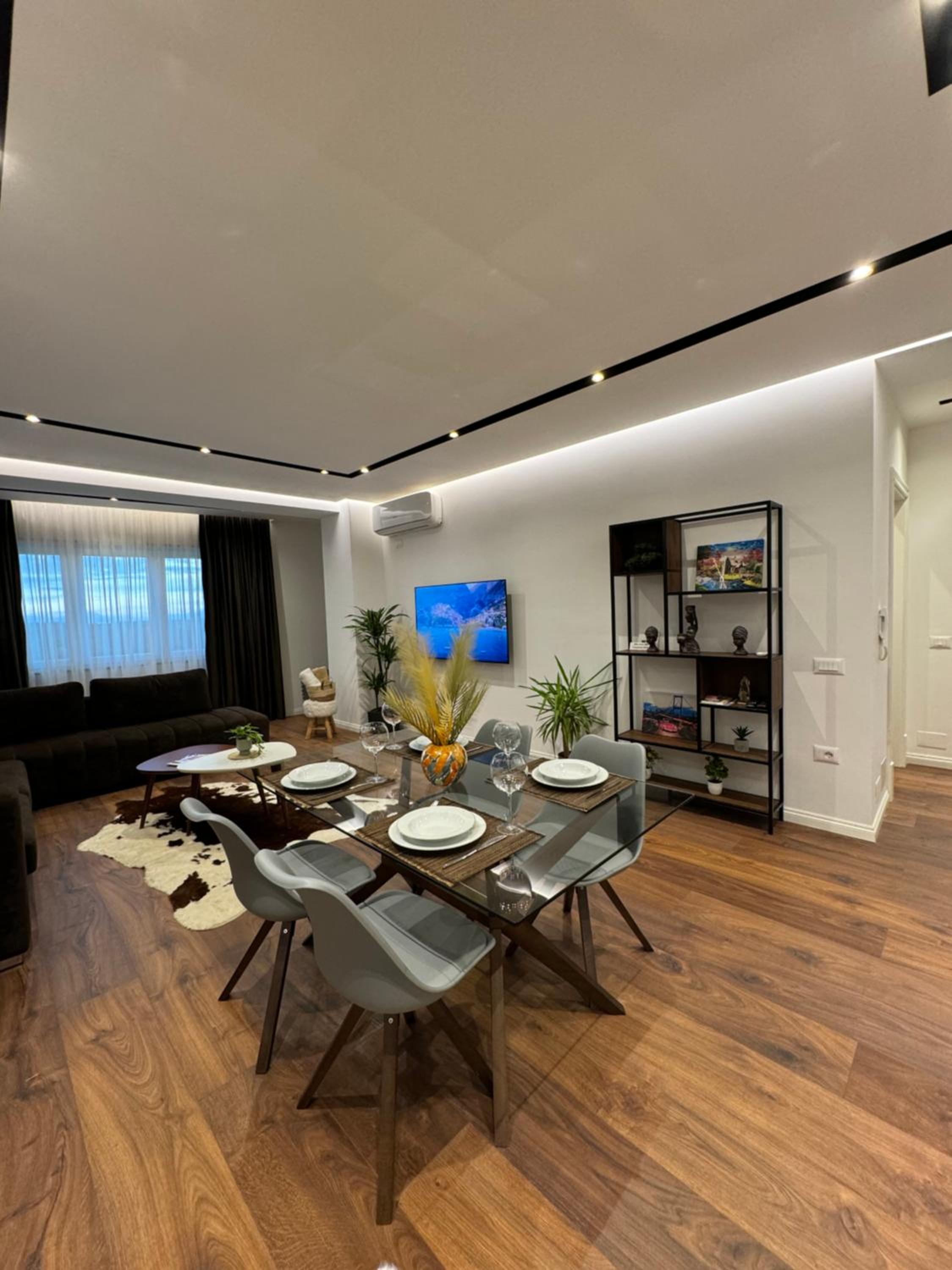 Luxury apartment with a wonderful lake view