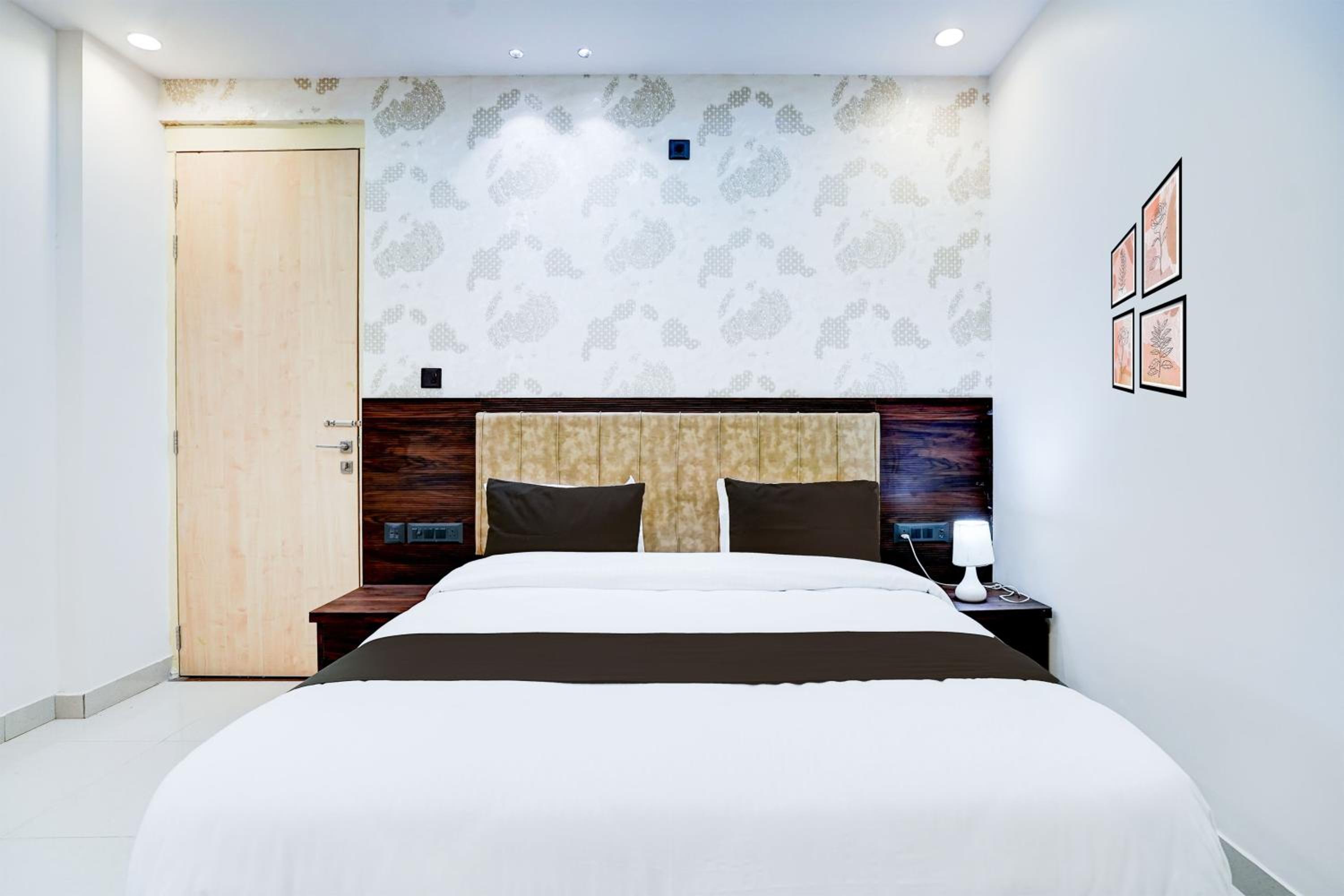 Townhouse Oak Ram Lala Mandir Kanpur Formerly Hotel Sun Rise view 4
