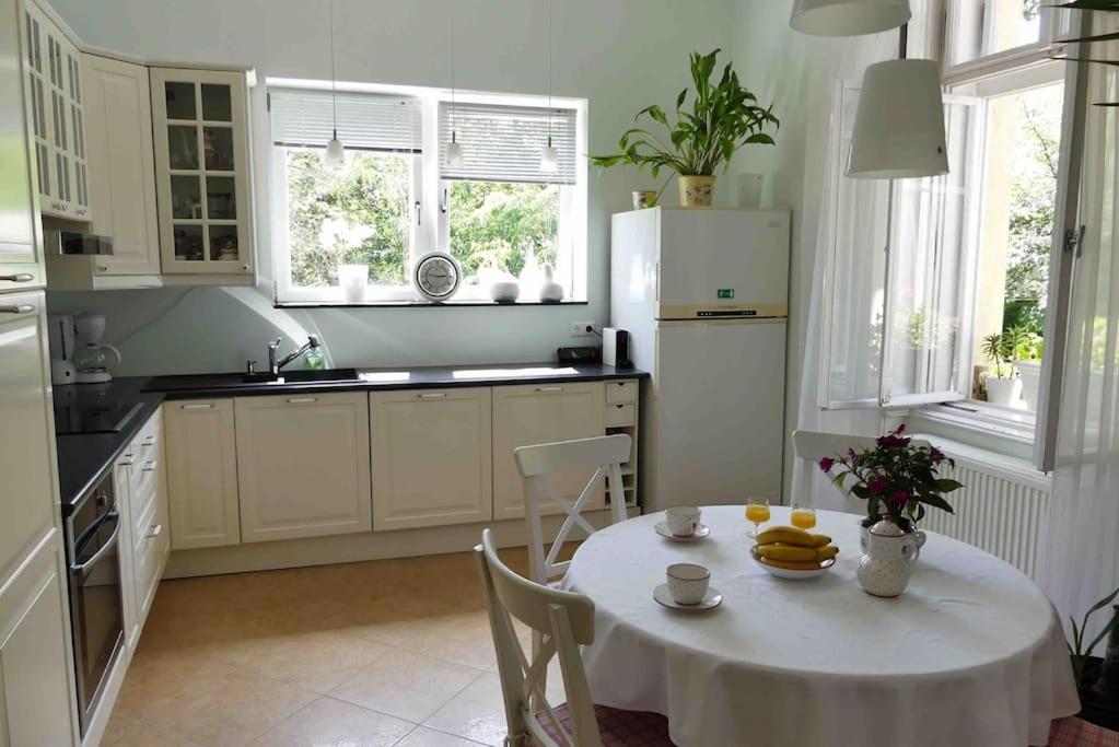 VILLA GIULIETTA BUDAPEST with GARDEN, FREE PARKING view 3