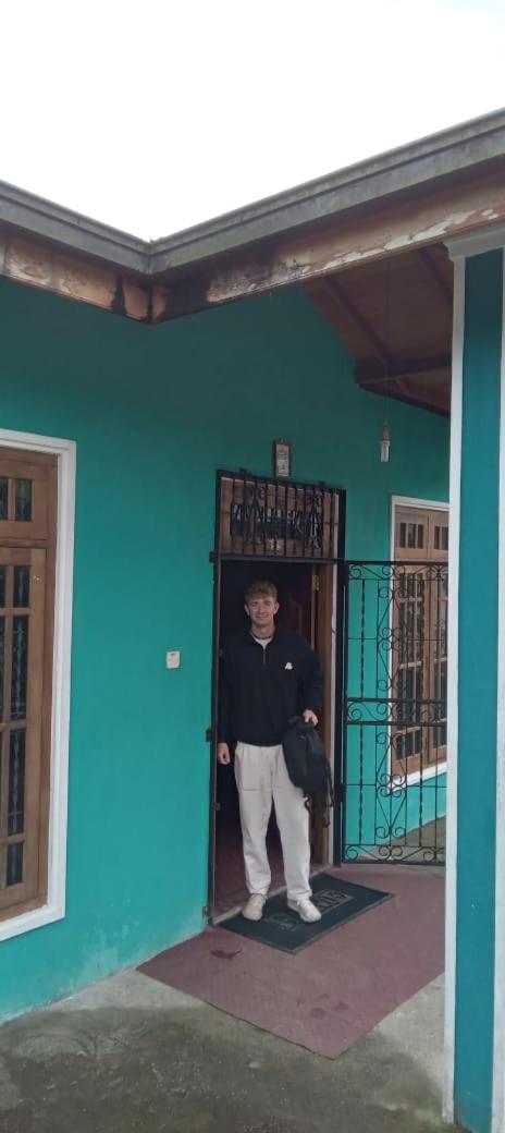 Shane HomeStay