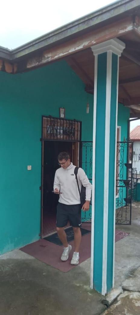 Shane HomeStay