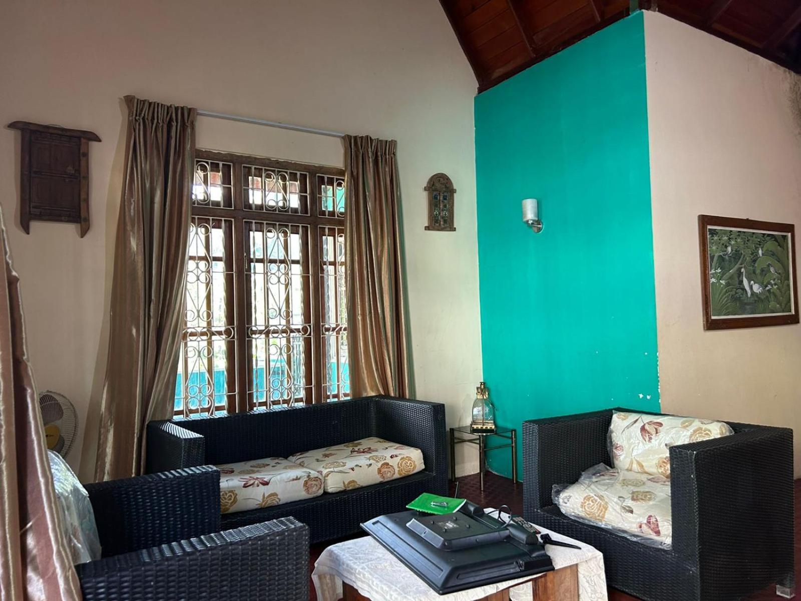 Shane HomeStay