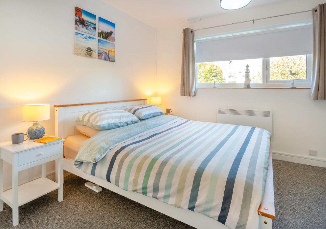 2 Bed in Abersoch oc-23caed view 2