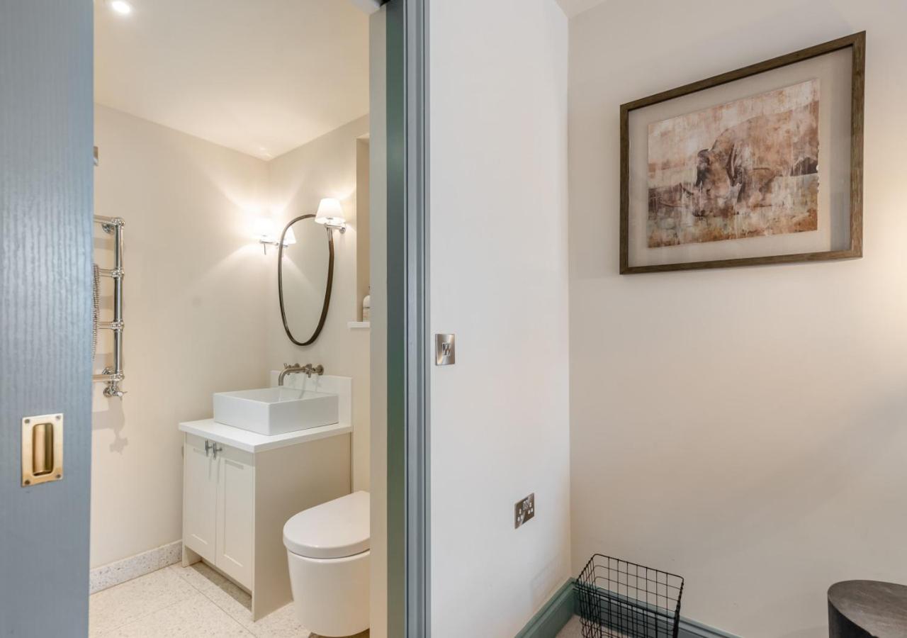 4 Bed in Tenby oc-pw9230 view 3