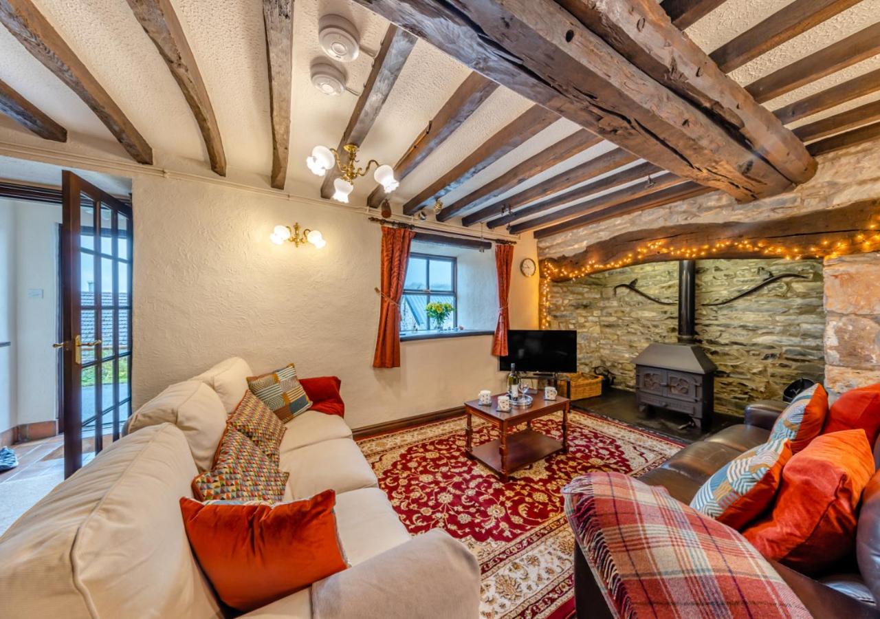 3 Bed in Denbigh oc-waf147