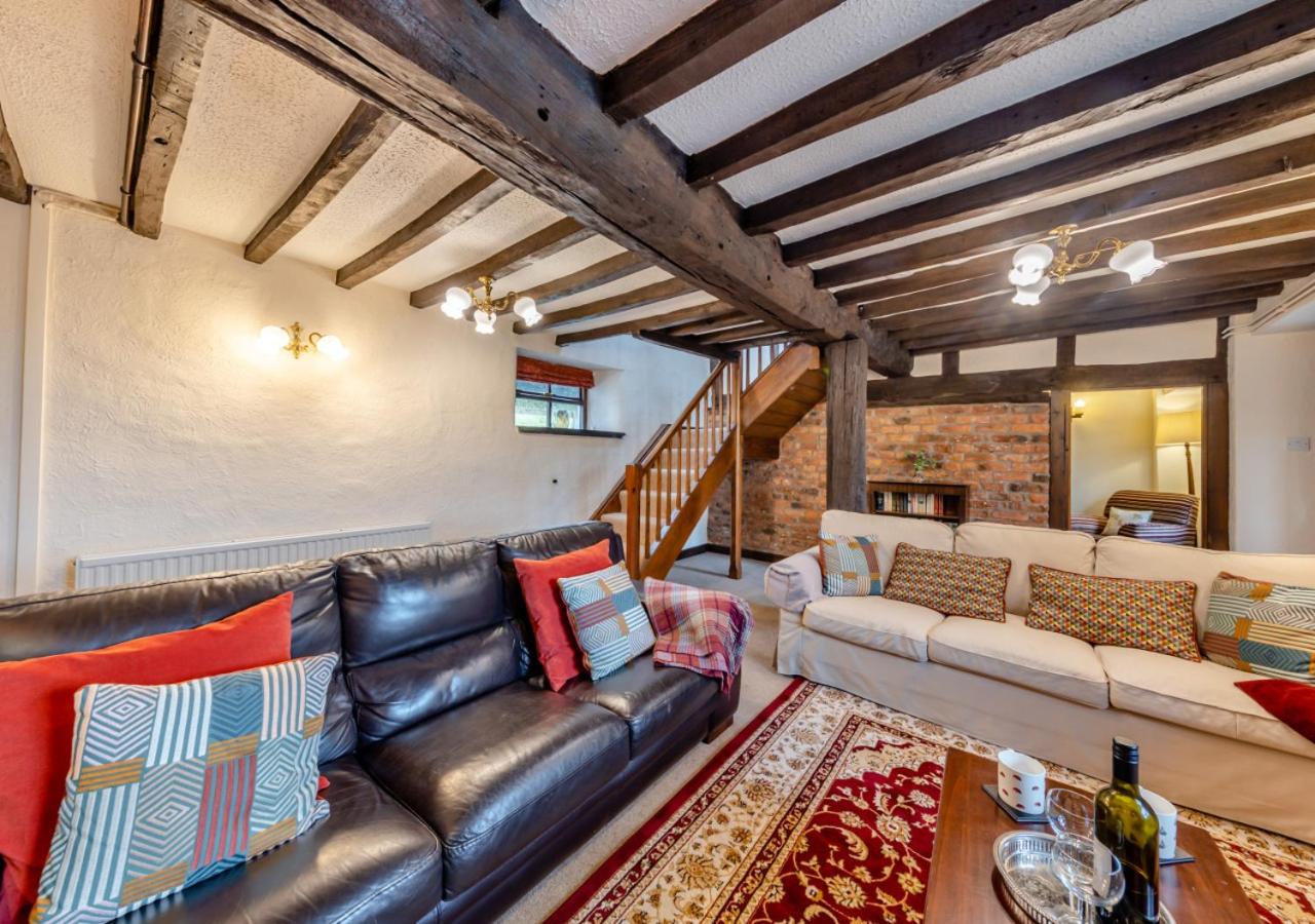 3 Bed in Denbigh oc-waf147