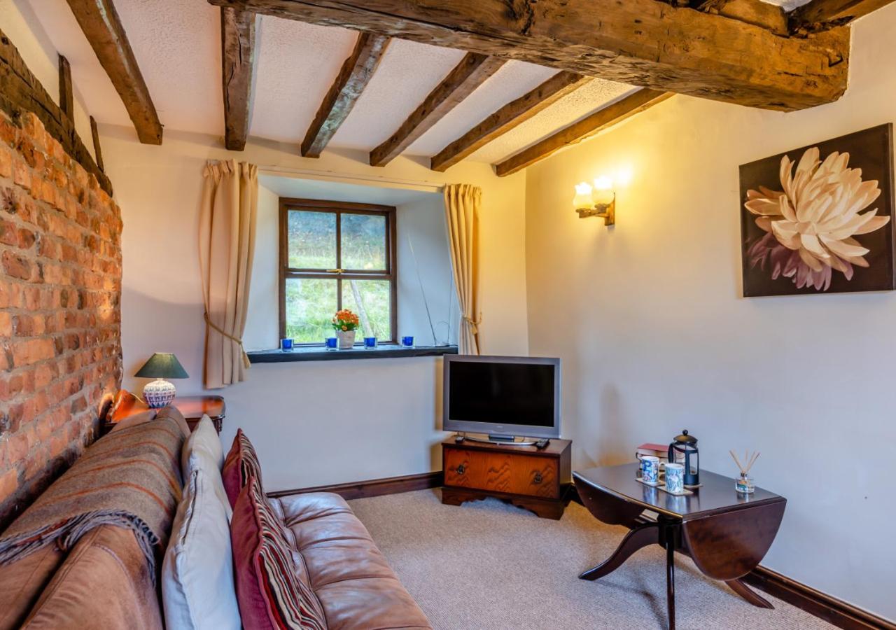 3 Bed in Denbigh oc-waf147