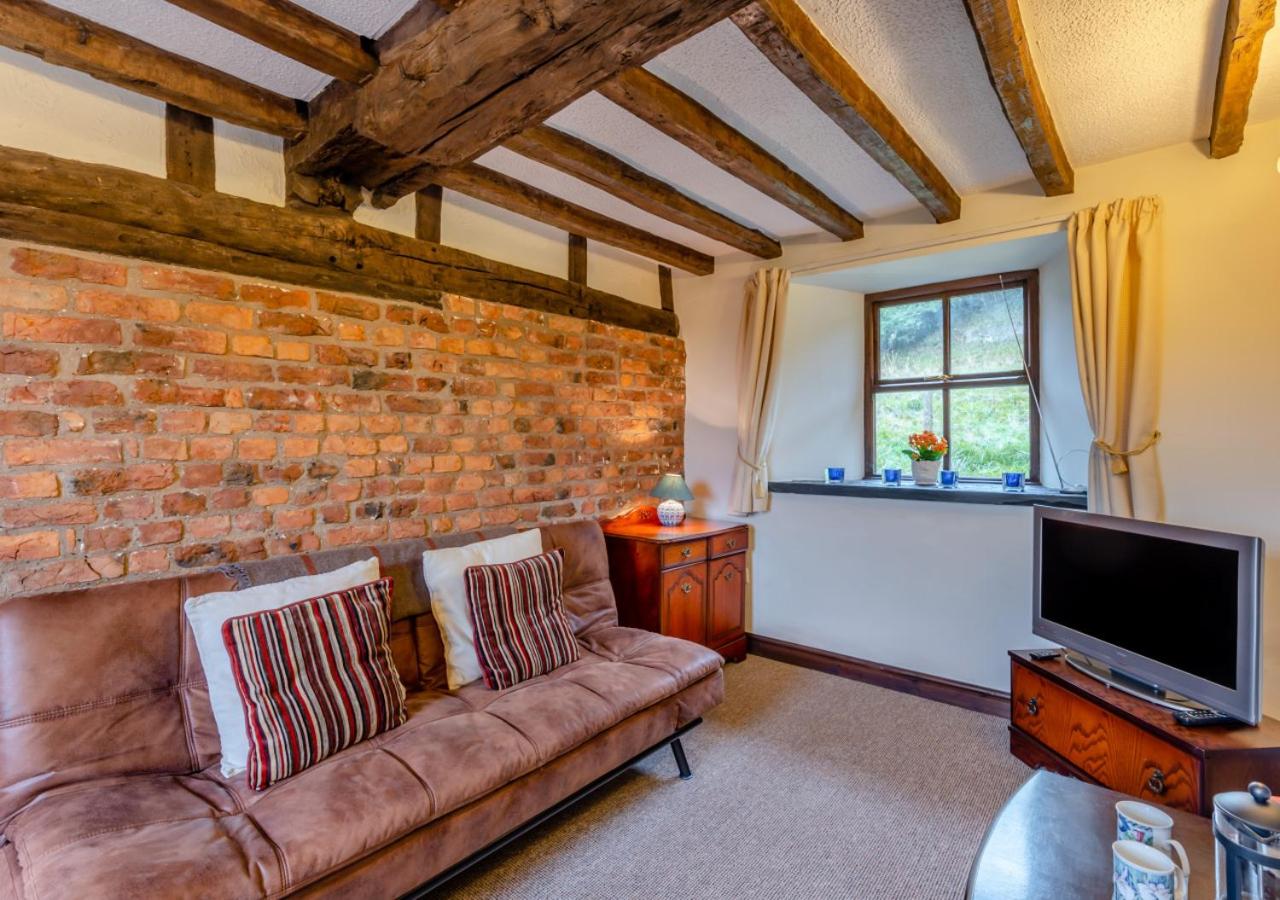 3 Bed in Denbigh oc-waf147