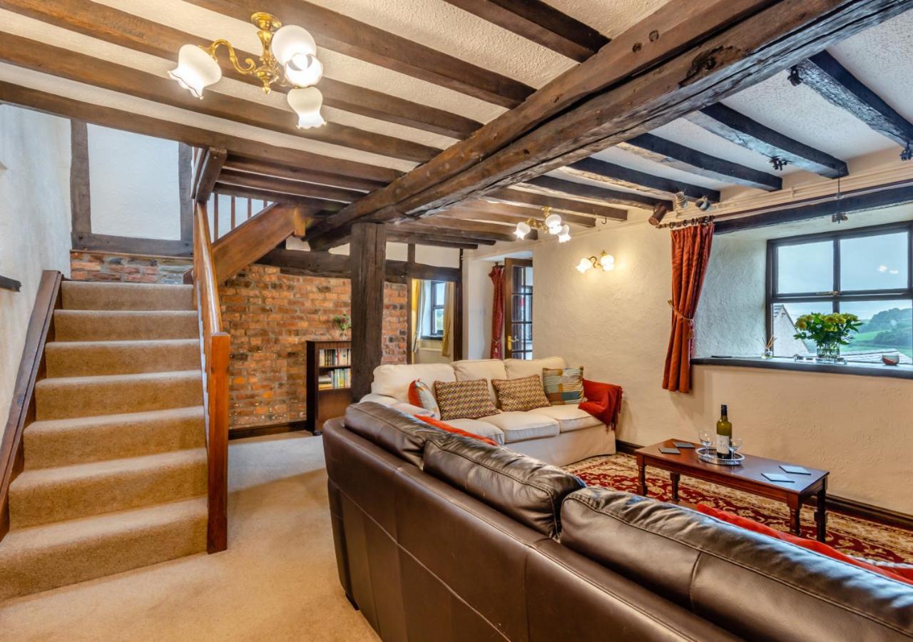 3 Bed in Denbigh oc-waf147