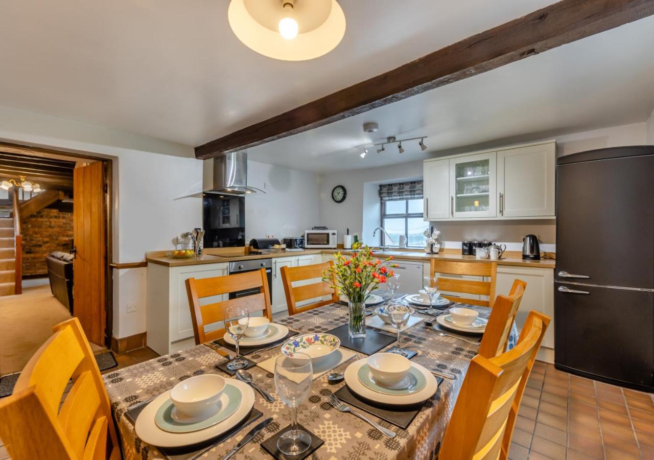 3 Bed in Denbigh oc-waf147