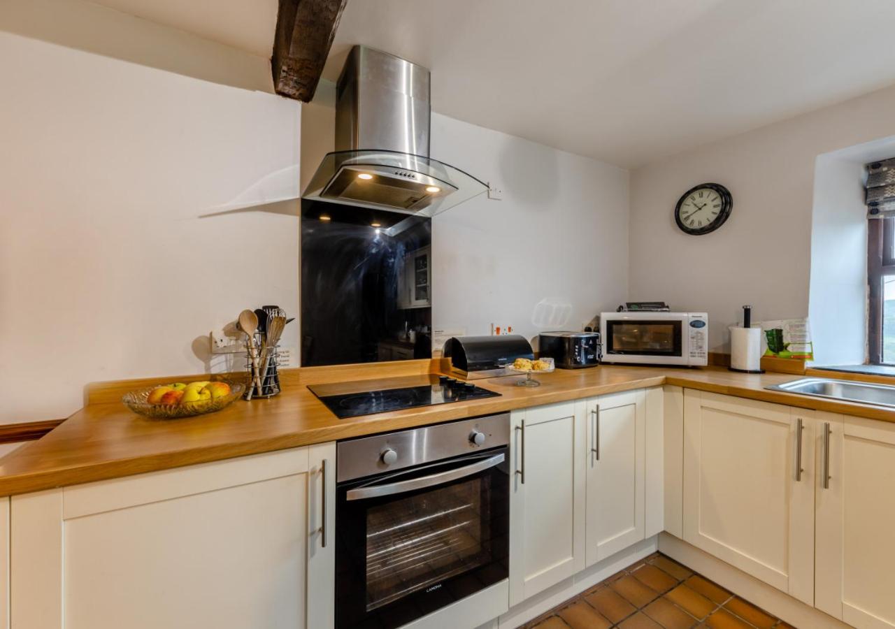 3 Bed in Denbigh oc-waf147