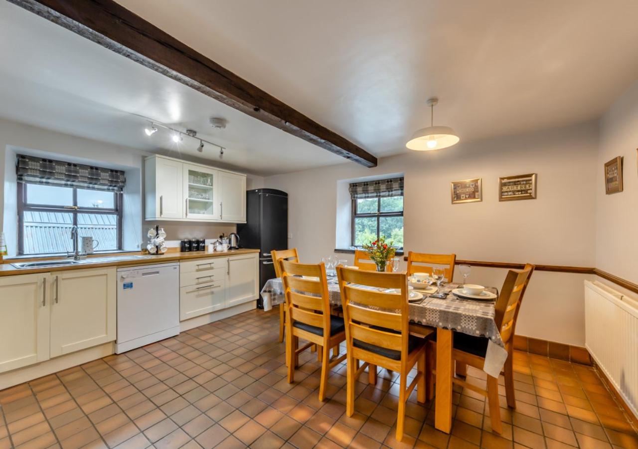 3 Bed in Denbigh oc-waf147